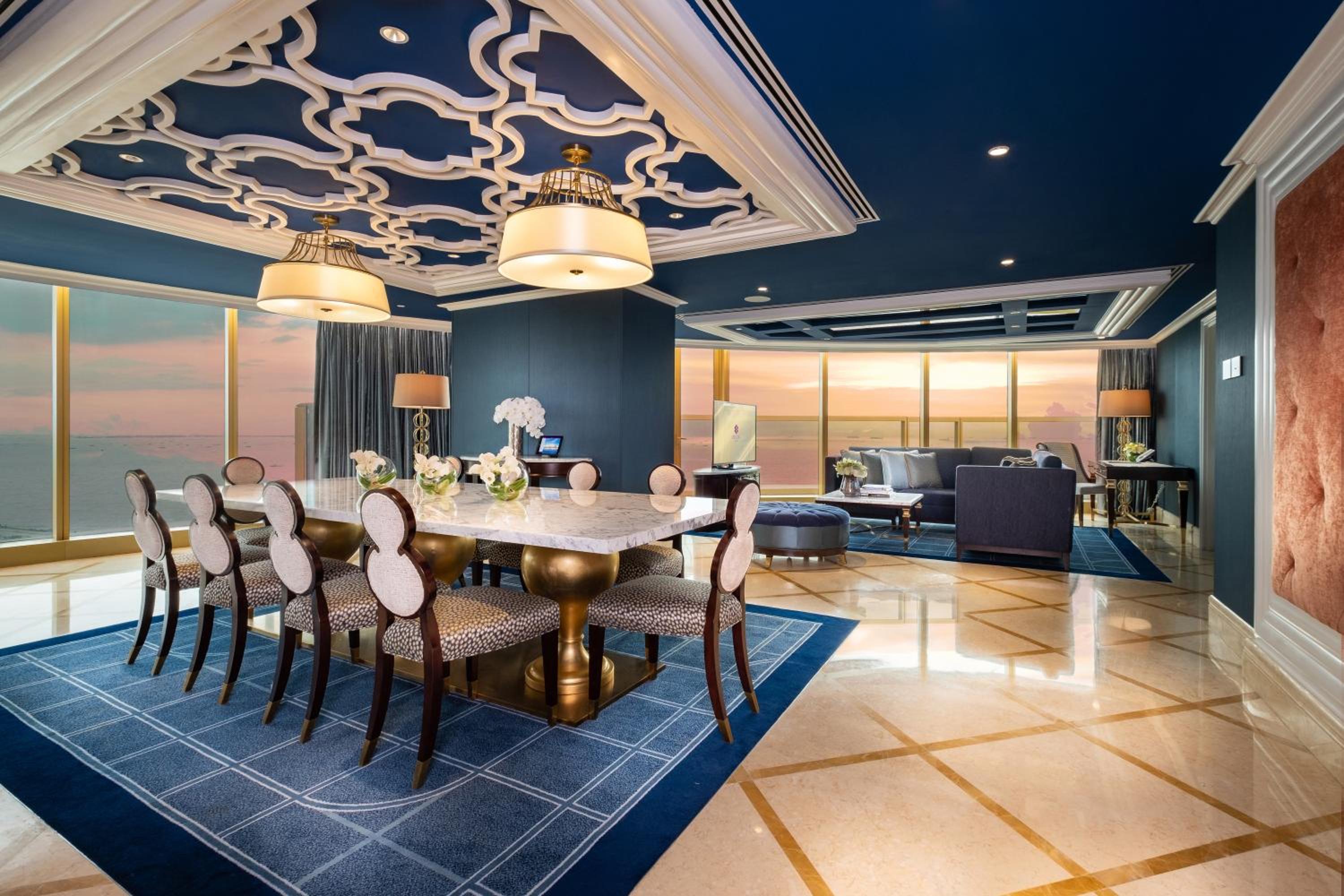 Manila Bay Suite with Executive Lounge Access - Photo 1
