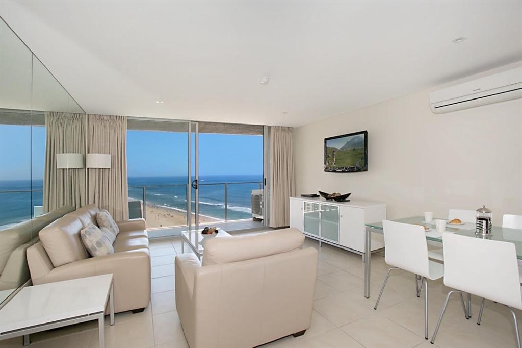 Deluxe One-Bedroom Apartment