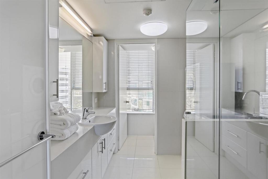 Deluxe Two-Bedroom Apartment