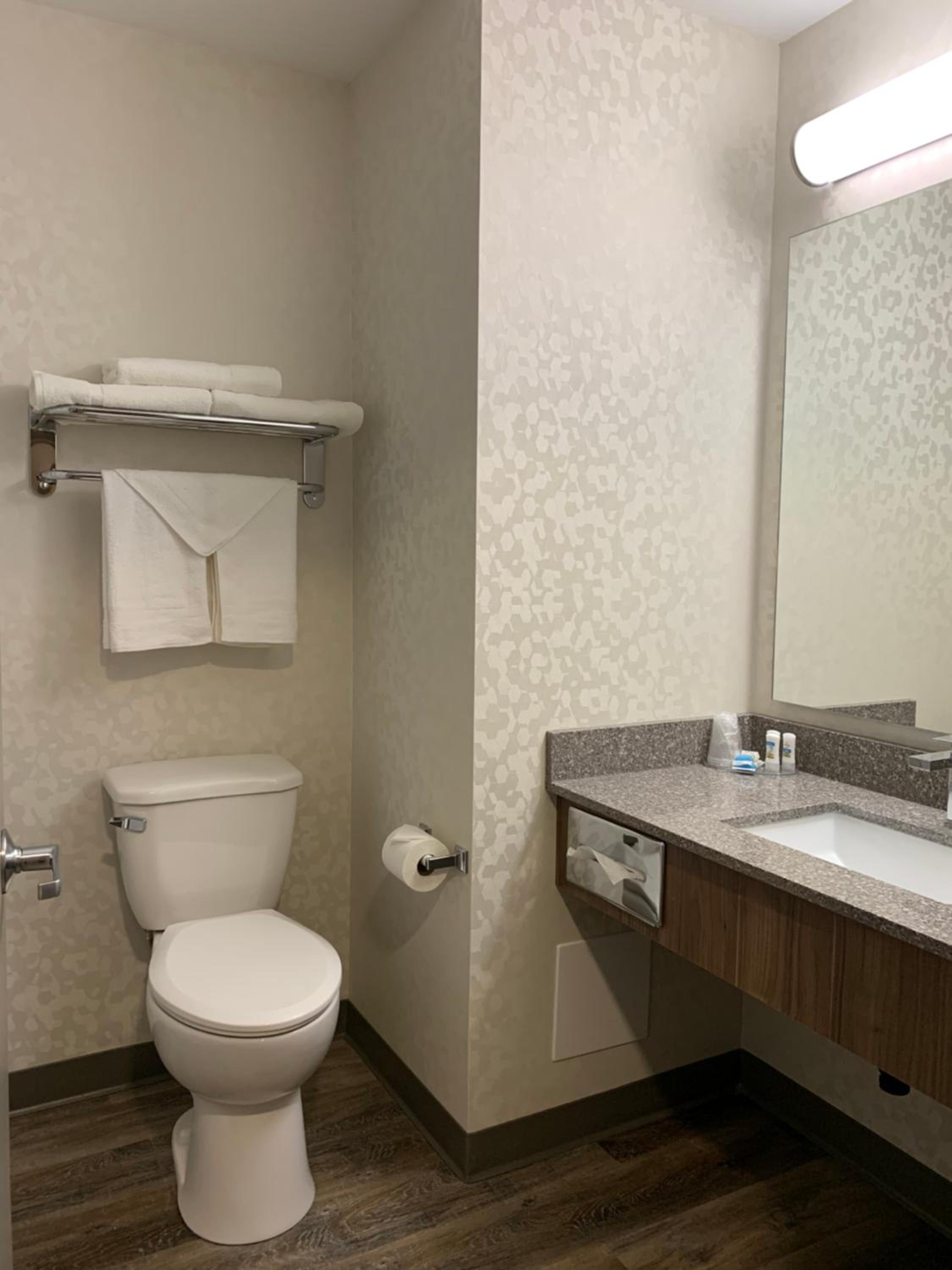 King Room with Spa Bath - Photo 2