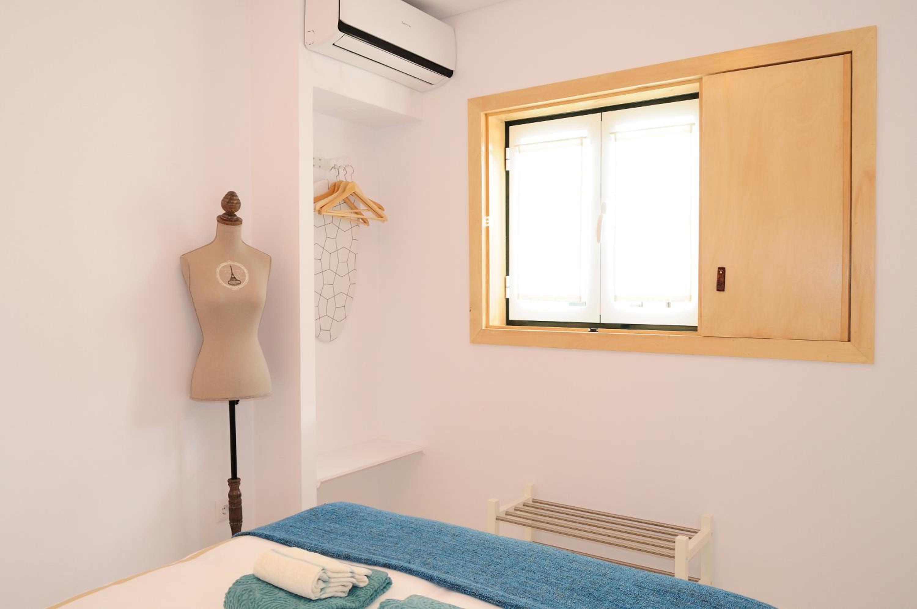 One-Bedroom Standard Apartment photo 2