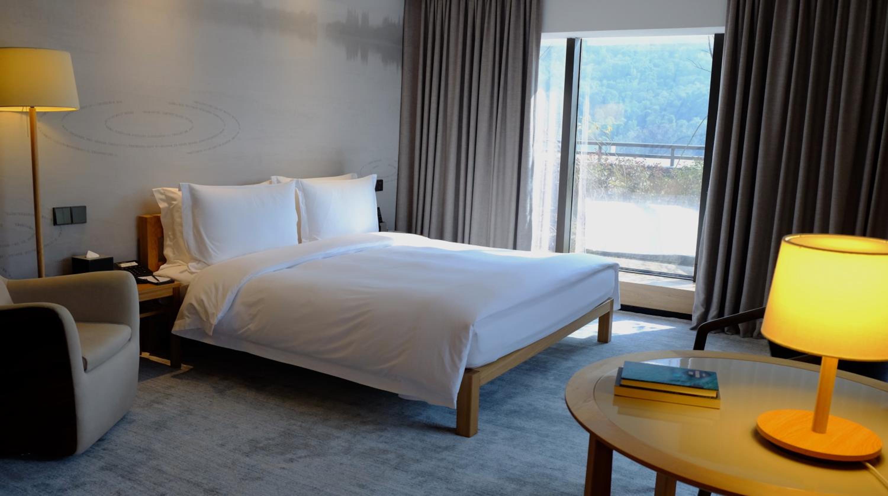 Executive Terrace Garden Suite - Two Bedroom -Free MiniBar and Free daily afternoon tea photo 3