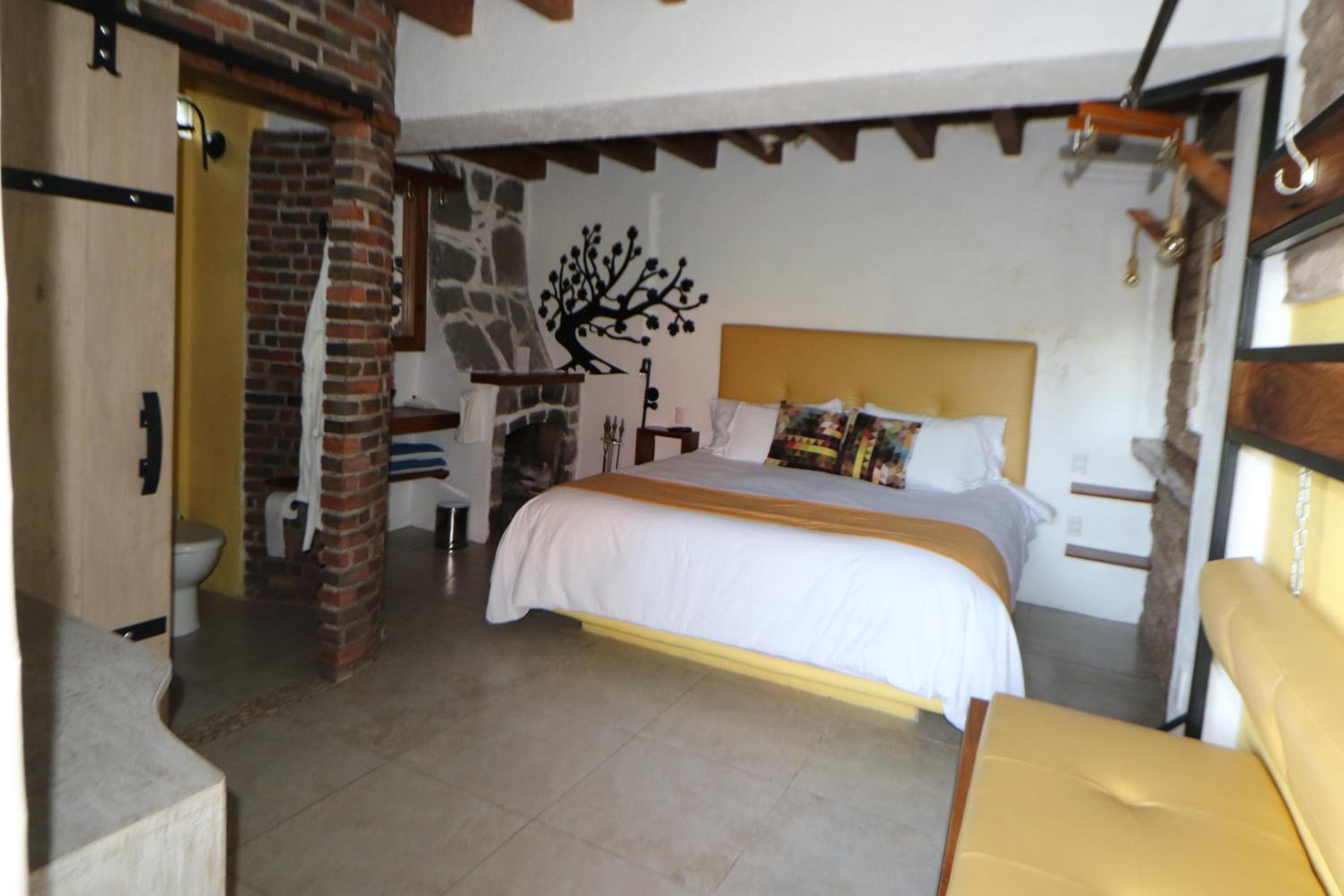 Double Room with Balcony and Sea View - Photo 23