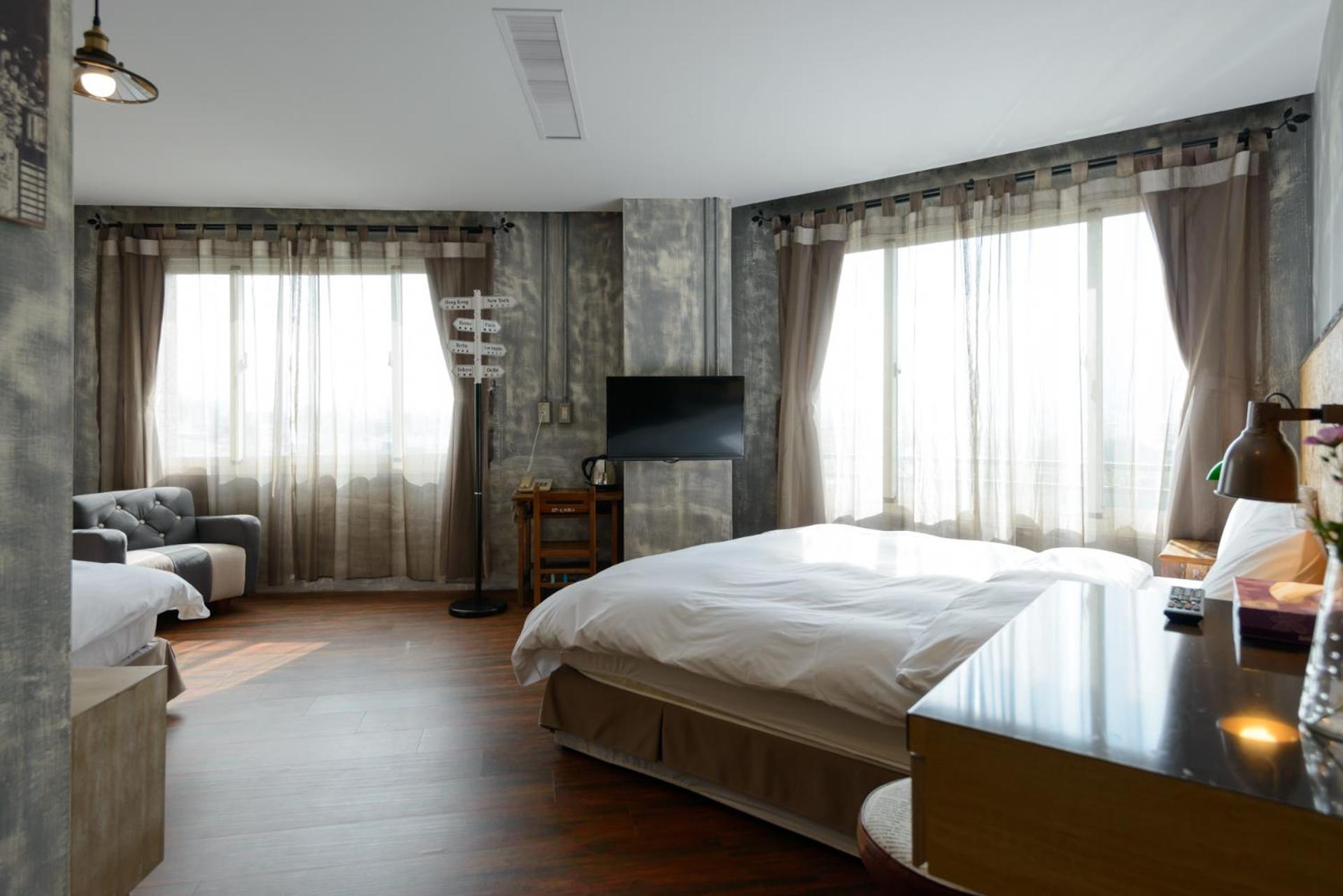 Deluxe Quadruple Room with Bath photo 3