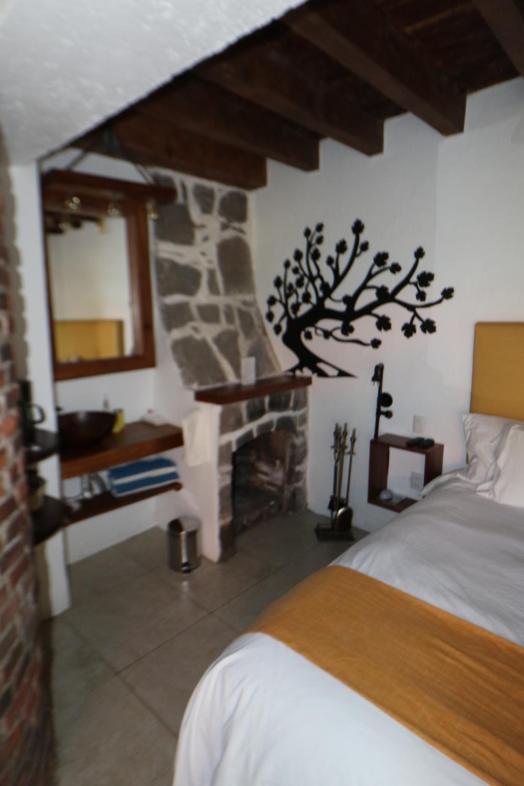Double Room with Balcony and Sea View - Photo 22