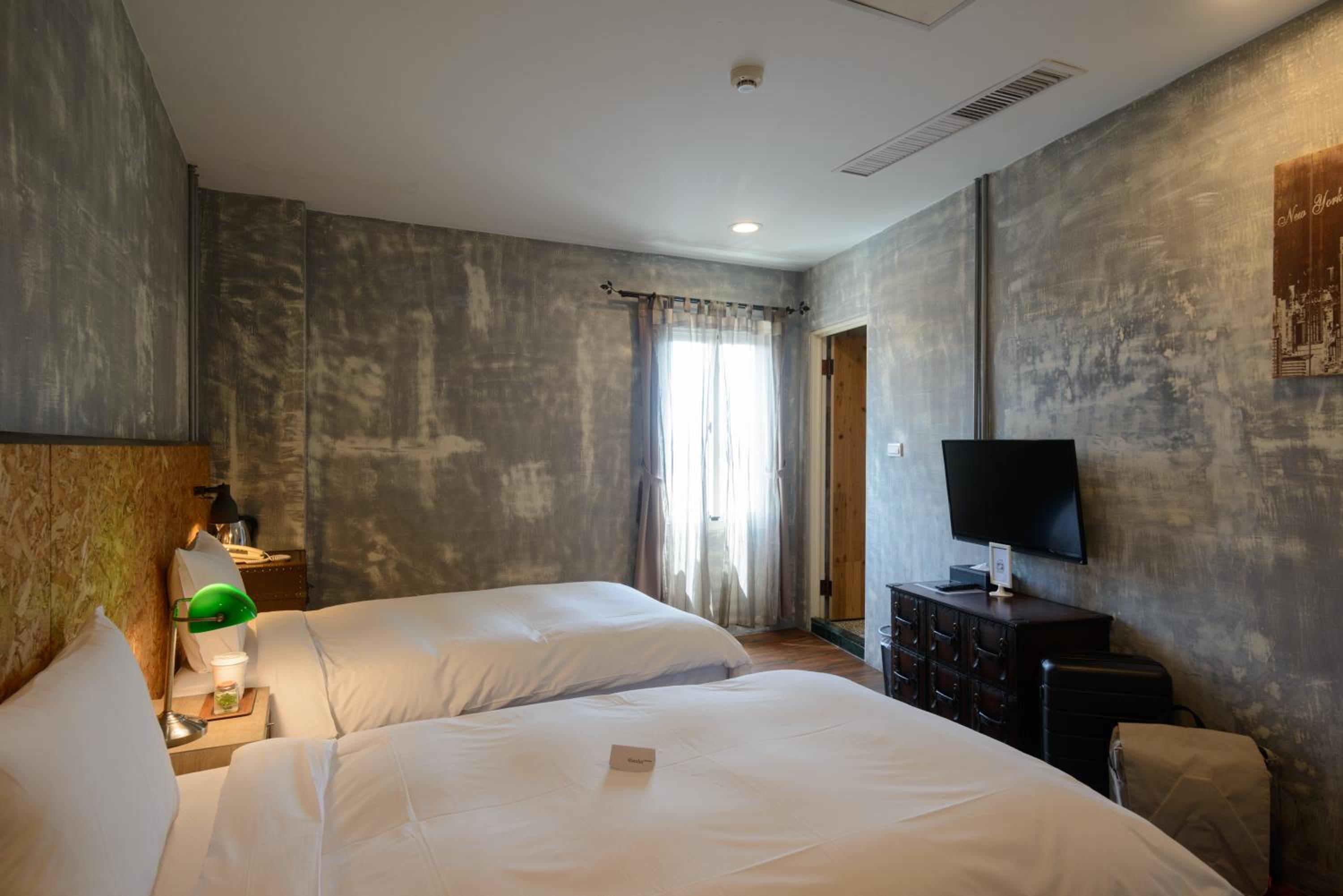Twin Room with Private Bathroom photo 1