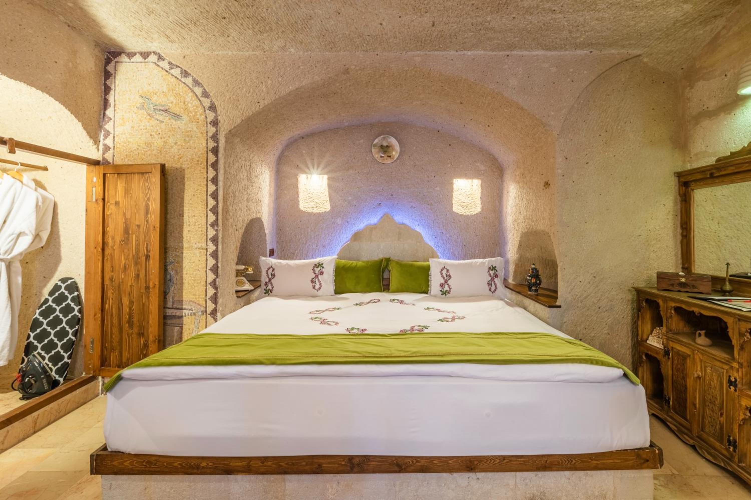 Cave Suite - Photo 45