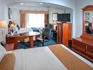 Queen Room - Mobility Accessible with Roll-In Shower