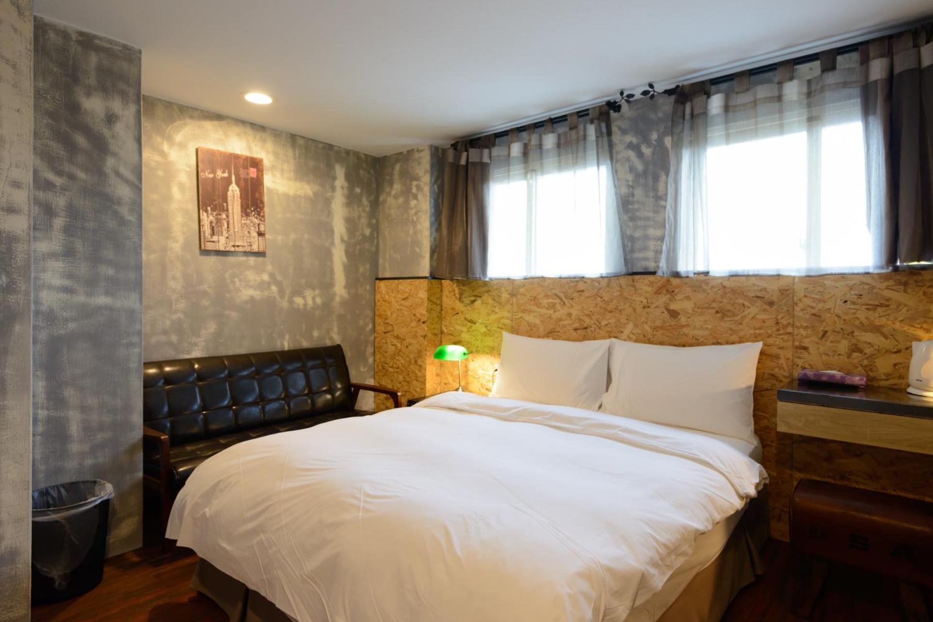 Deluxe Double Room with Bath photo 1