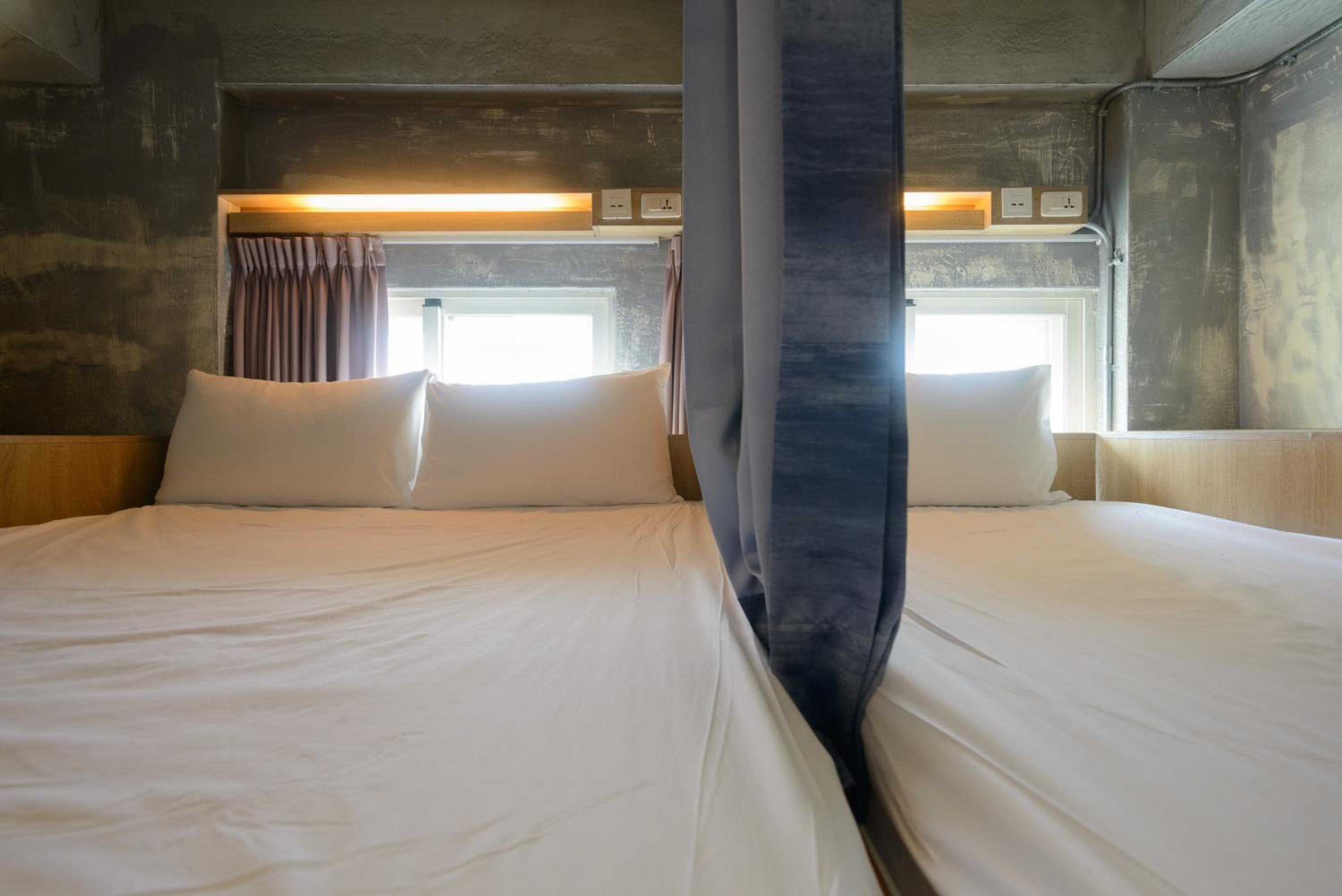 Double Bed in Mixed Dormitory Room  photo 1
