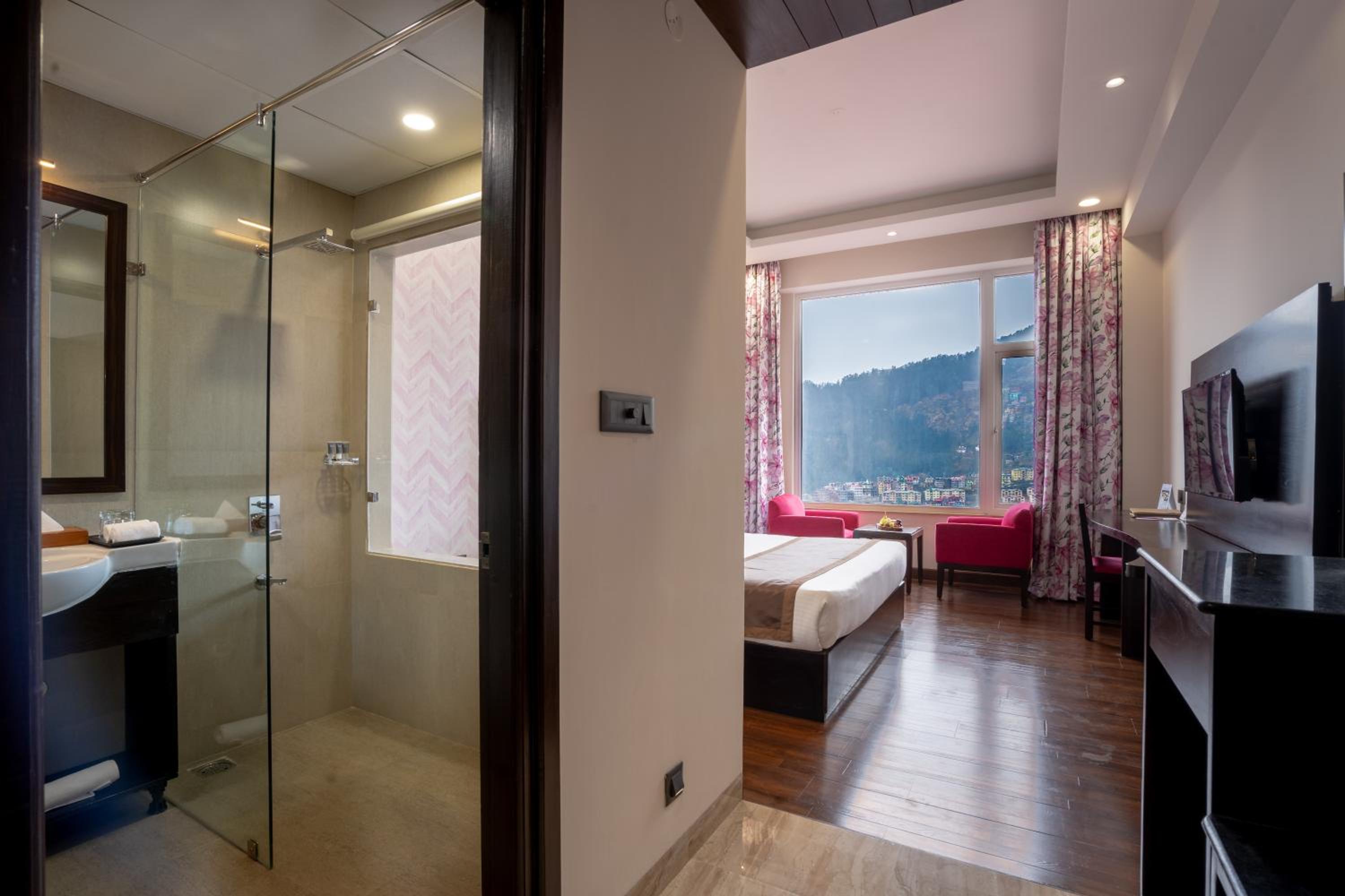 Premier Valley View Room - Photo 6