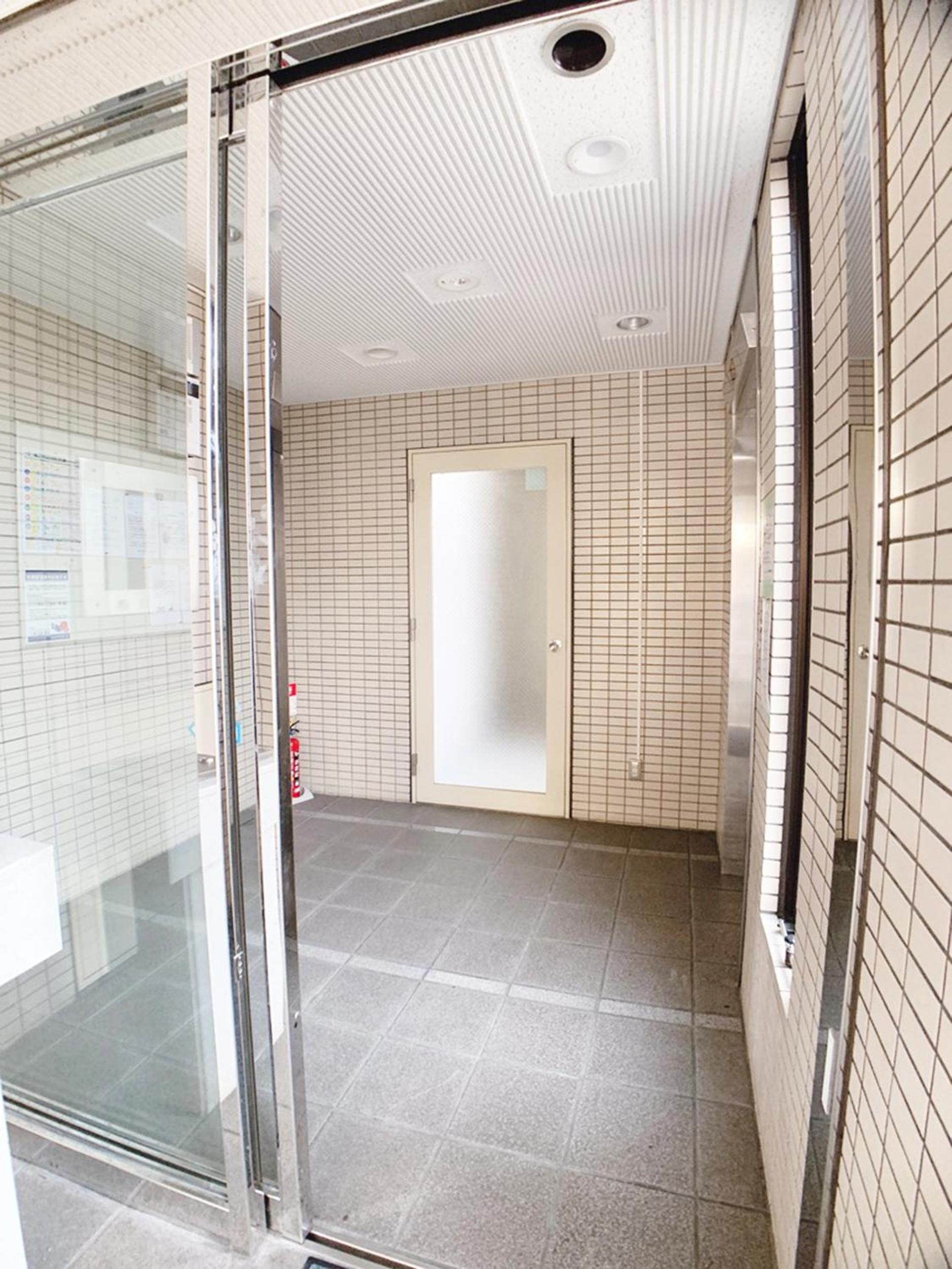 Apartment with Balcony - Photo 27