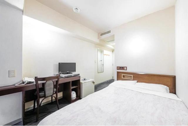 Small Double Room - Non-Smoking - Photo 4
