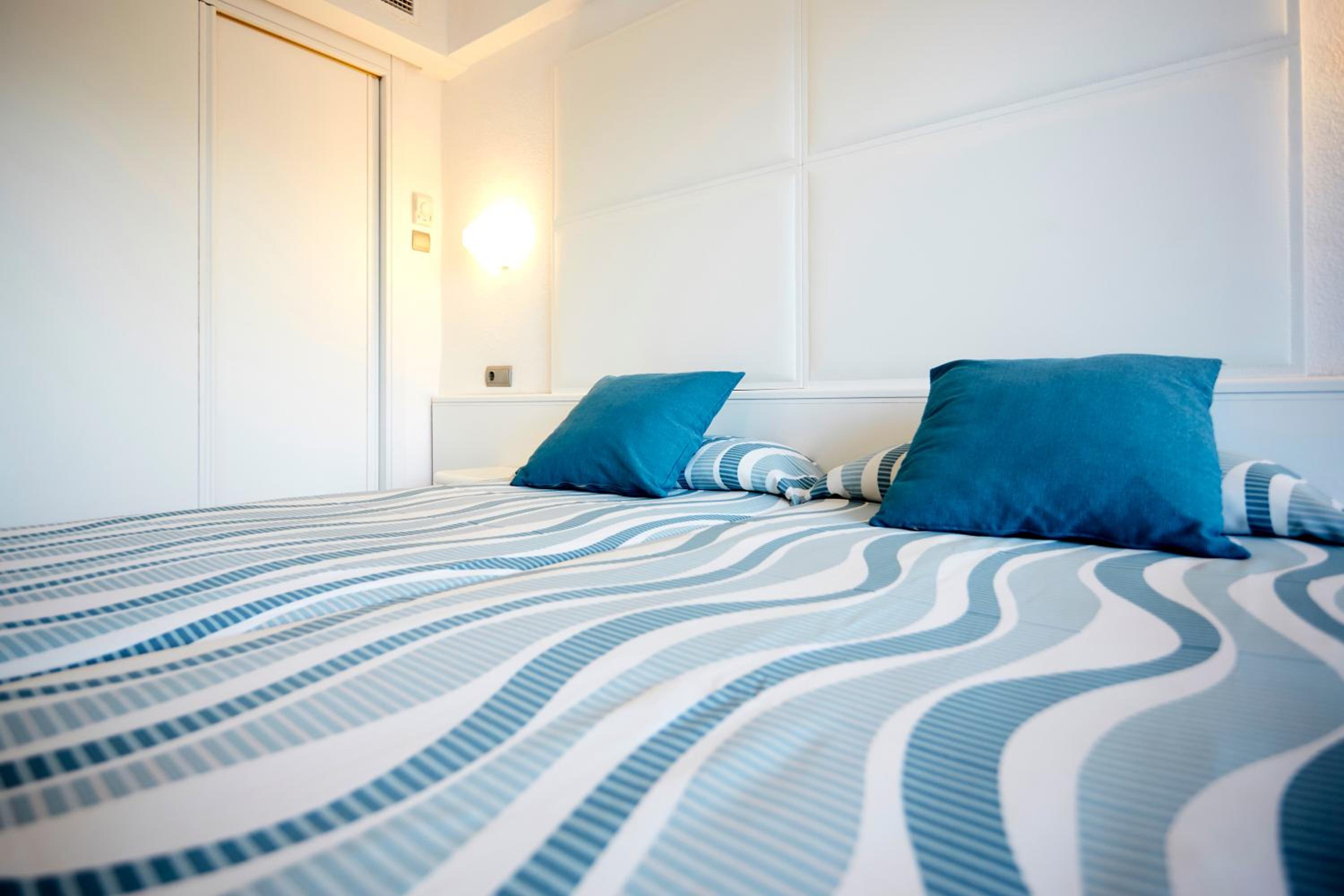 Standard Twin Room - Photo 6