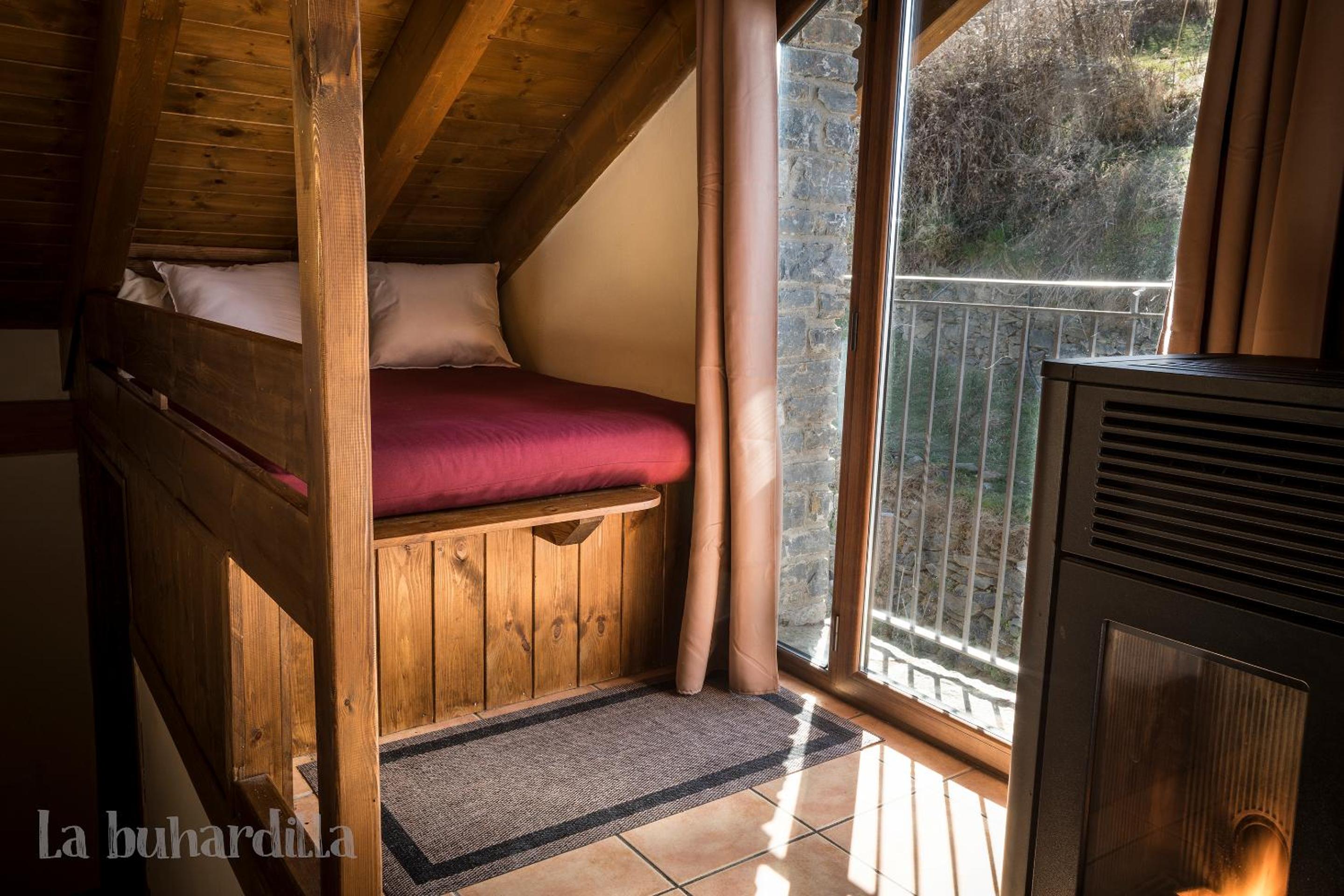 Deluxe Apartment with mountain view photo 3