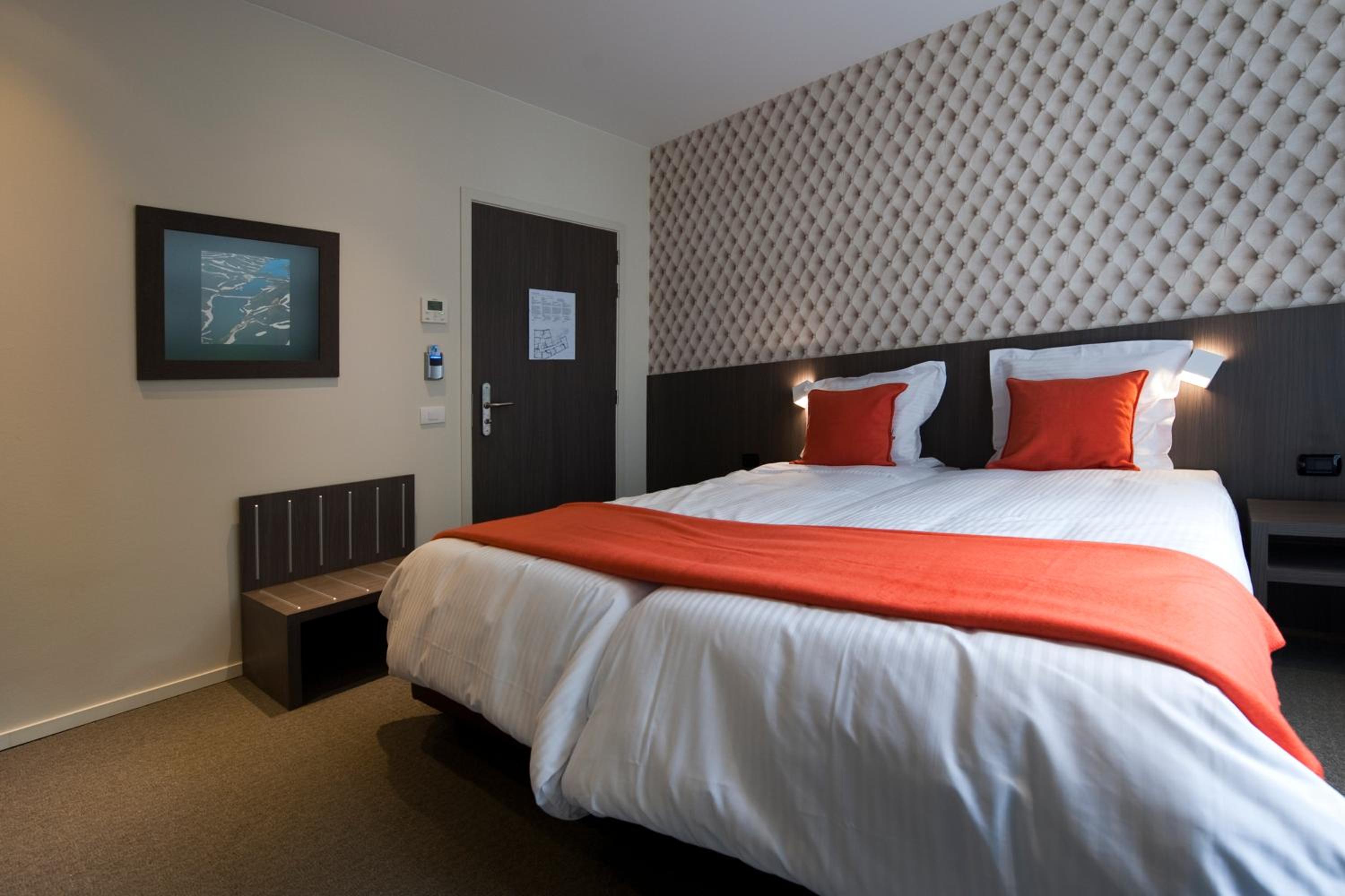 Twin Room - Photo 3