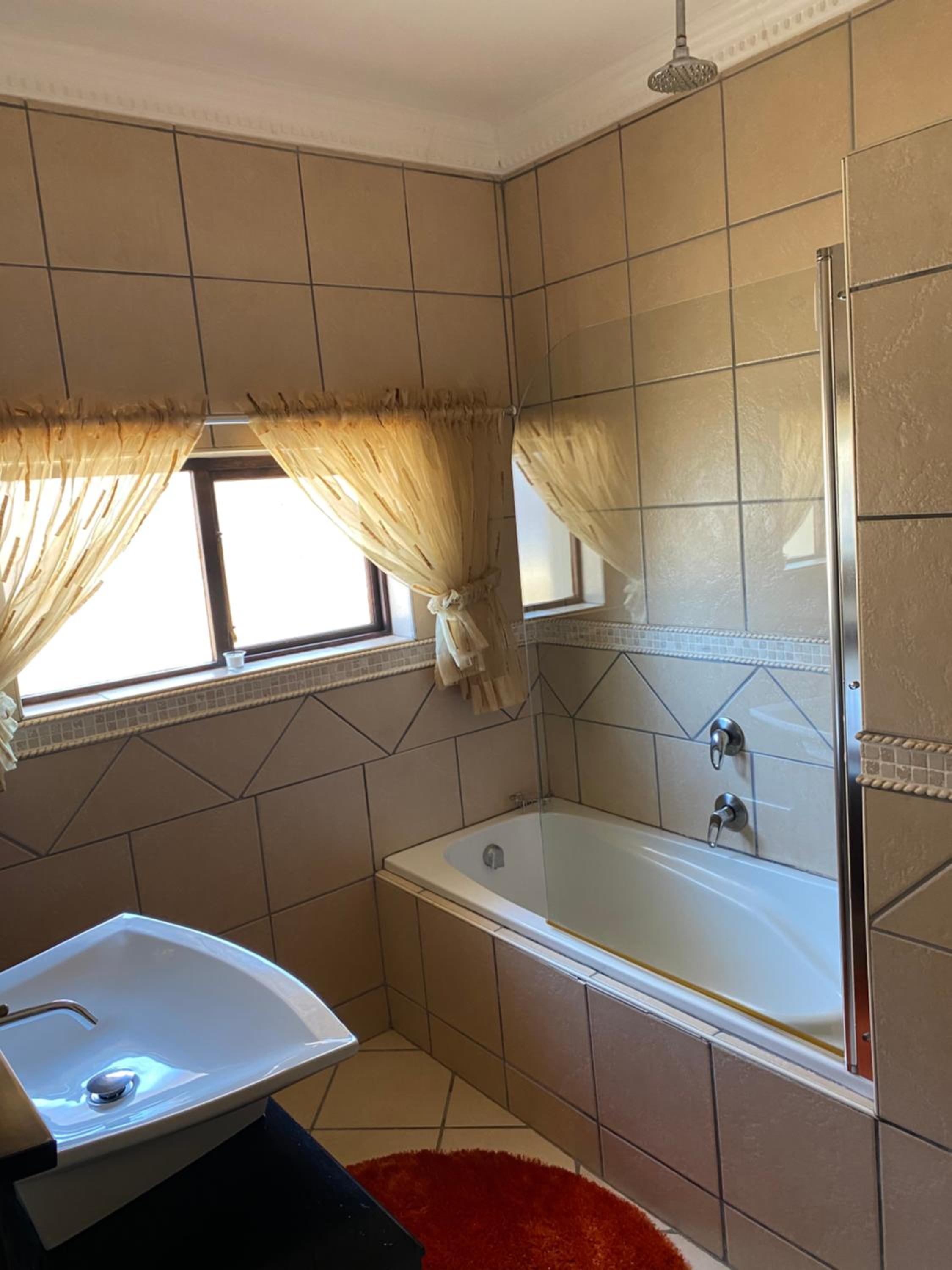 Villa - Photo 5