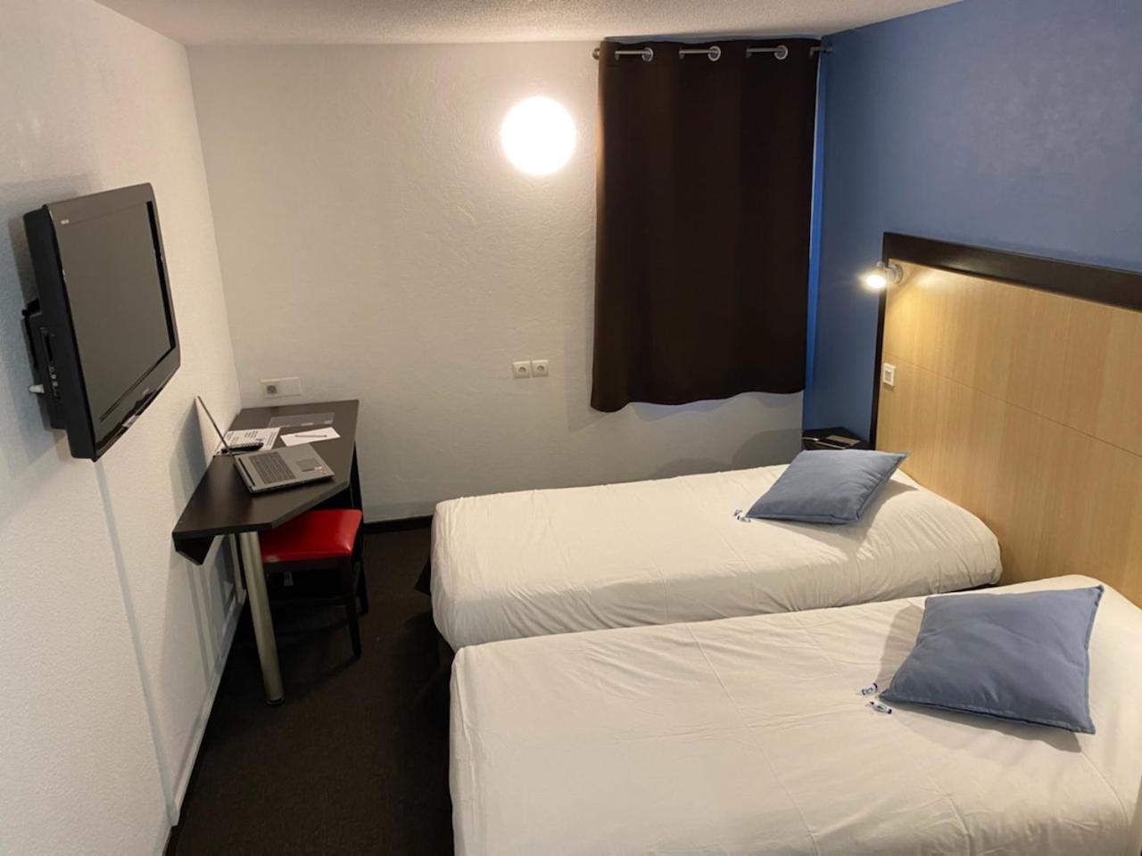 Twin Room - Photo 1