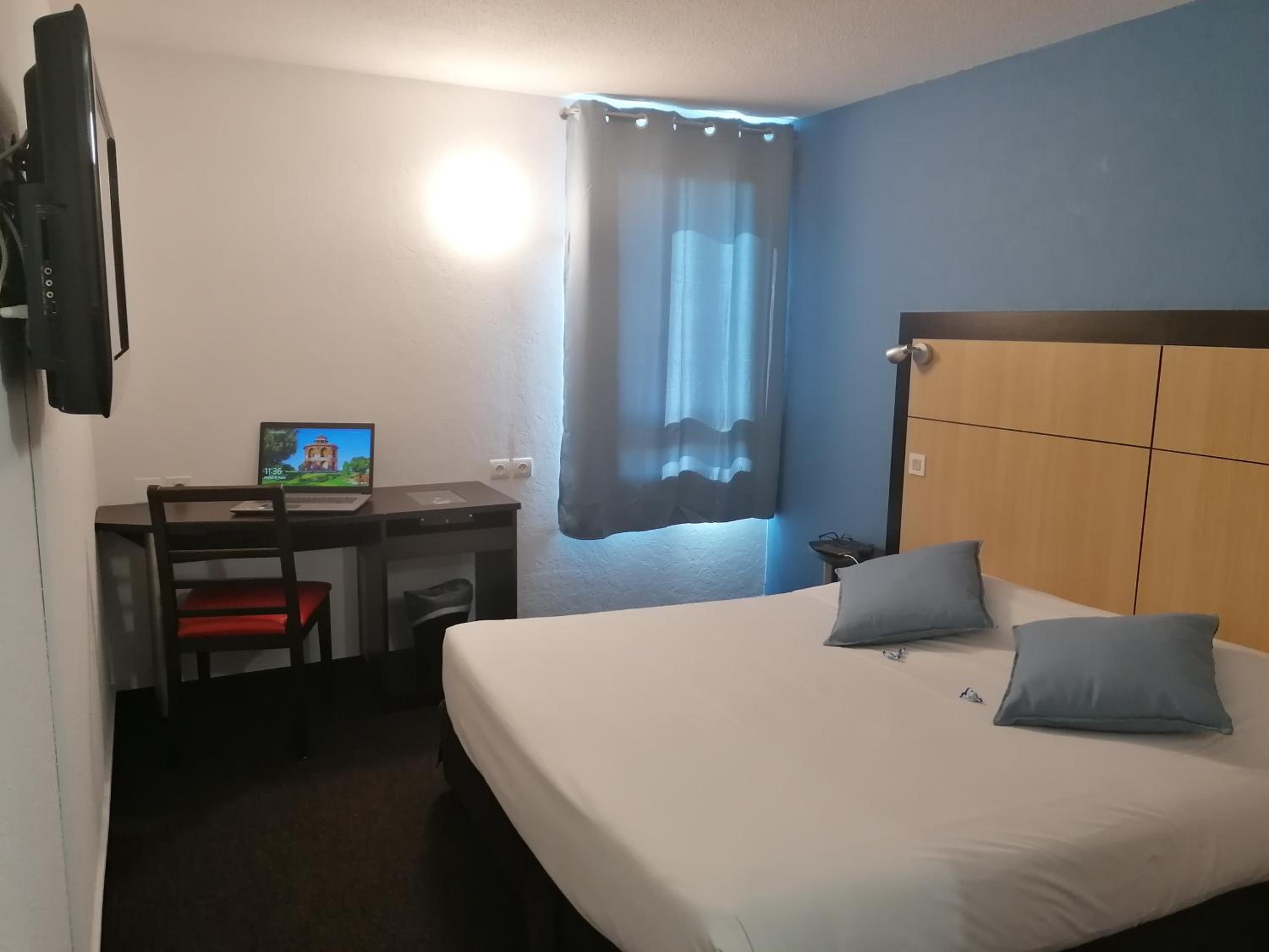 Double Room - Photo 9