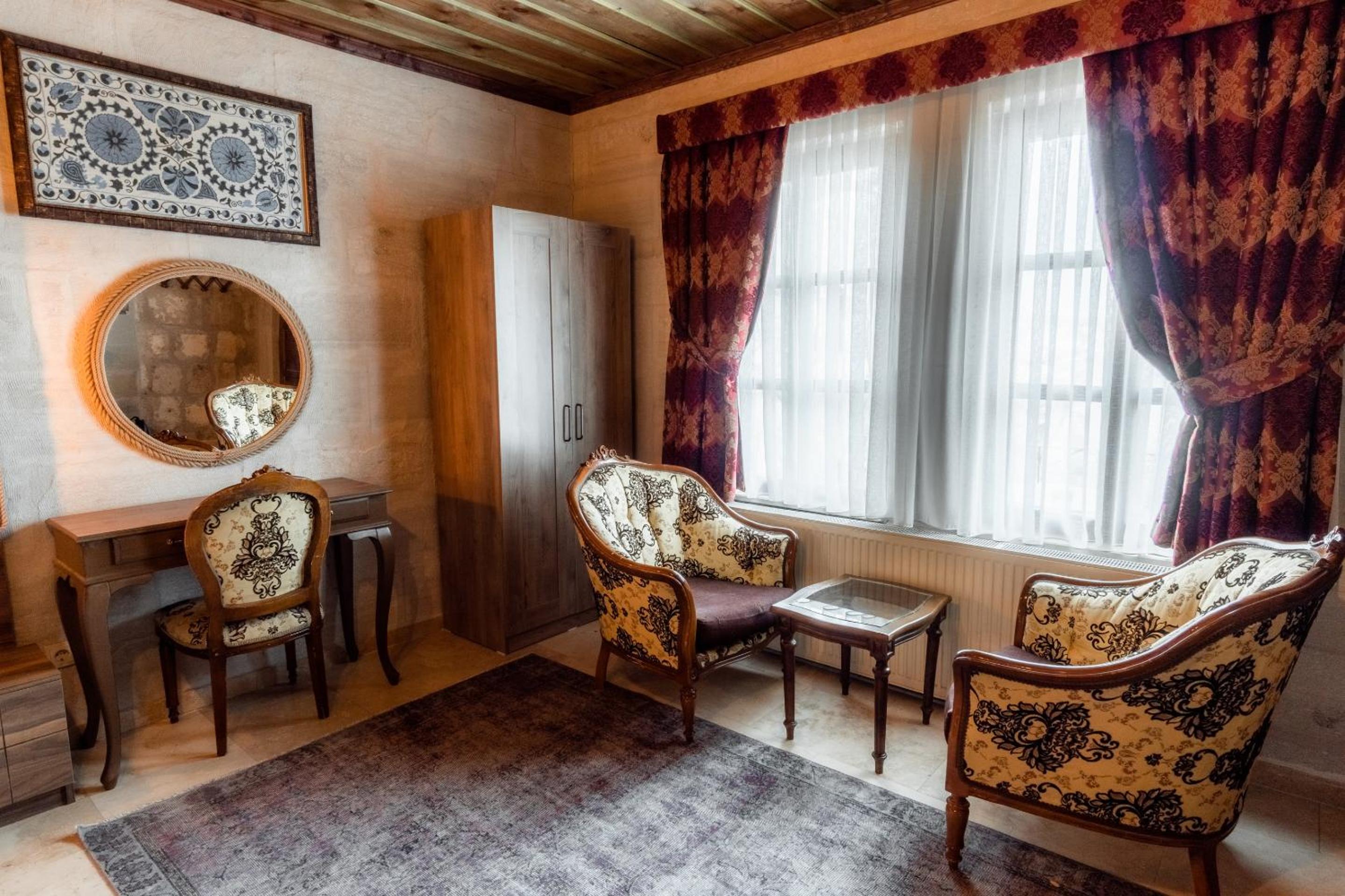 Deluxe Double Room with Jacuzzi  photo 3
