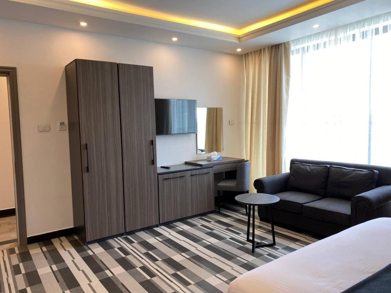 One-Bedroom Suite photo 2