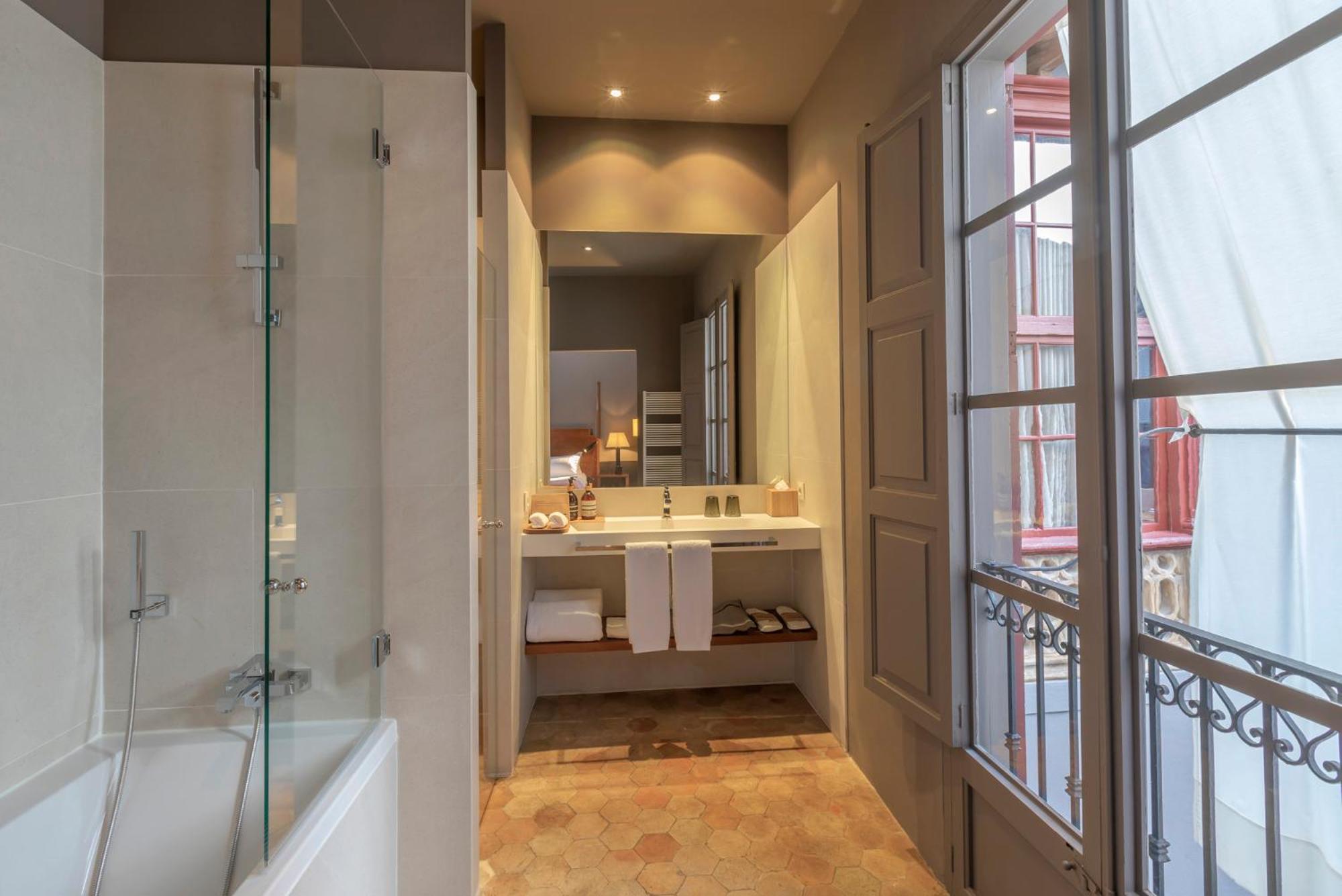 Deluxe Double Room with Spa Access photo 3
