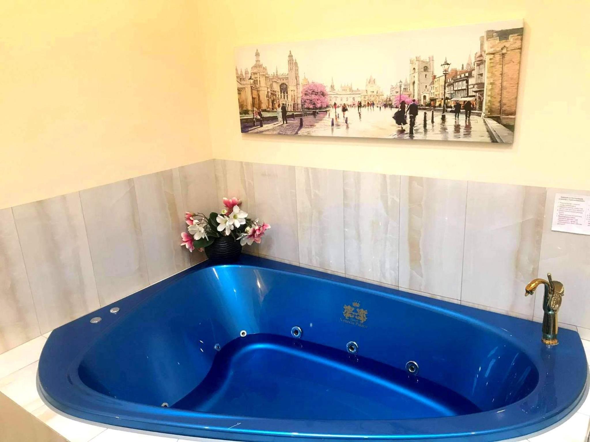 Suite With Spa Bath photo 2