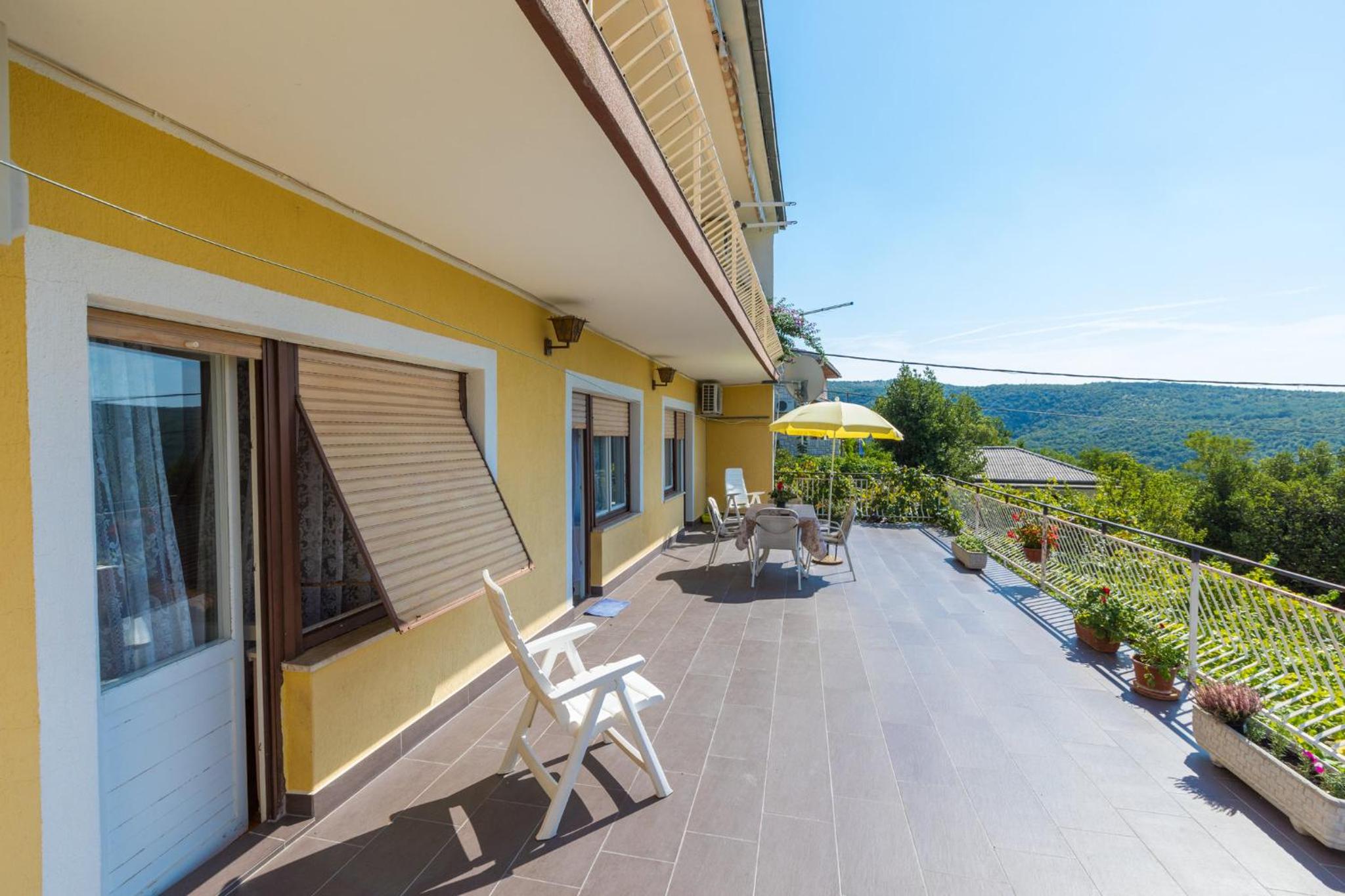 Apartment with Balcony photo 2