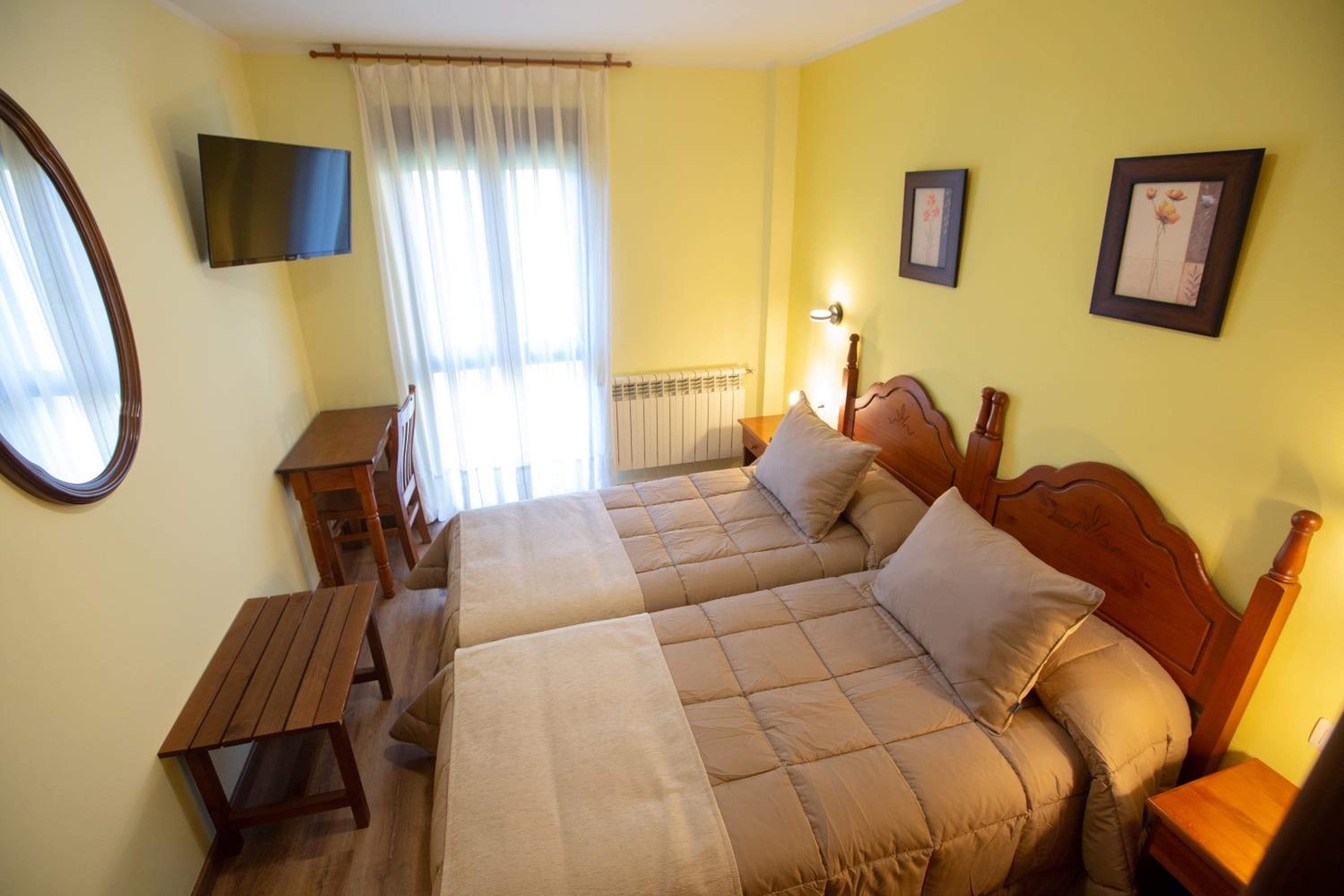 Double or Twin Room - Photo 21