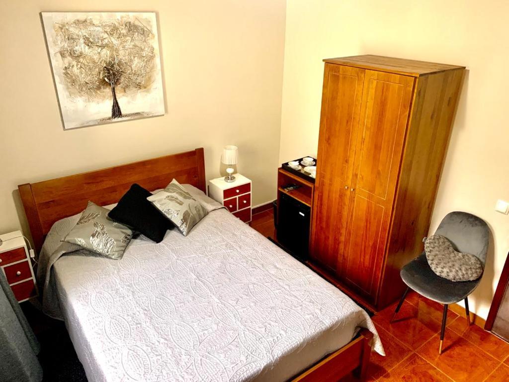 Double Room with Private Bathroom photo 2