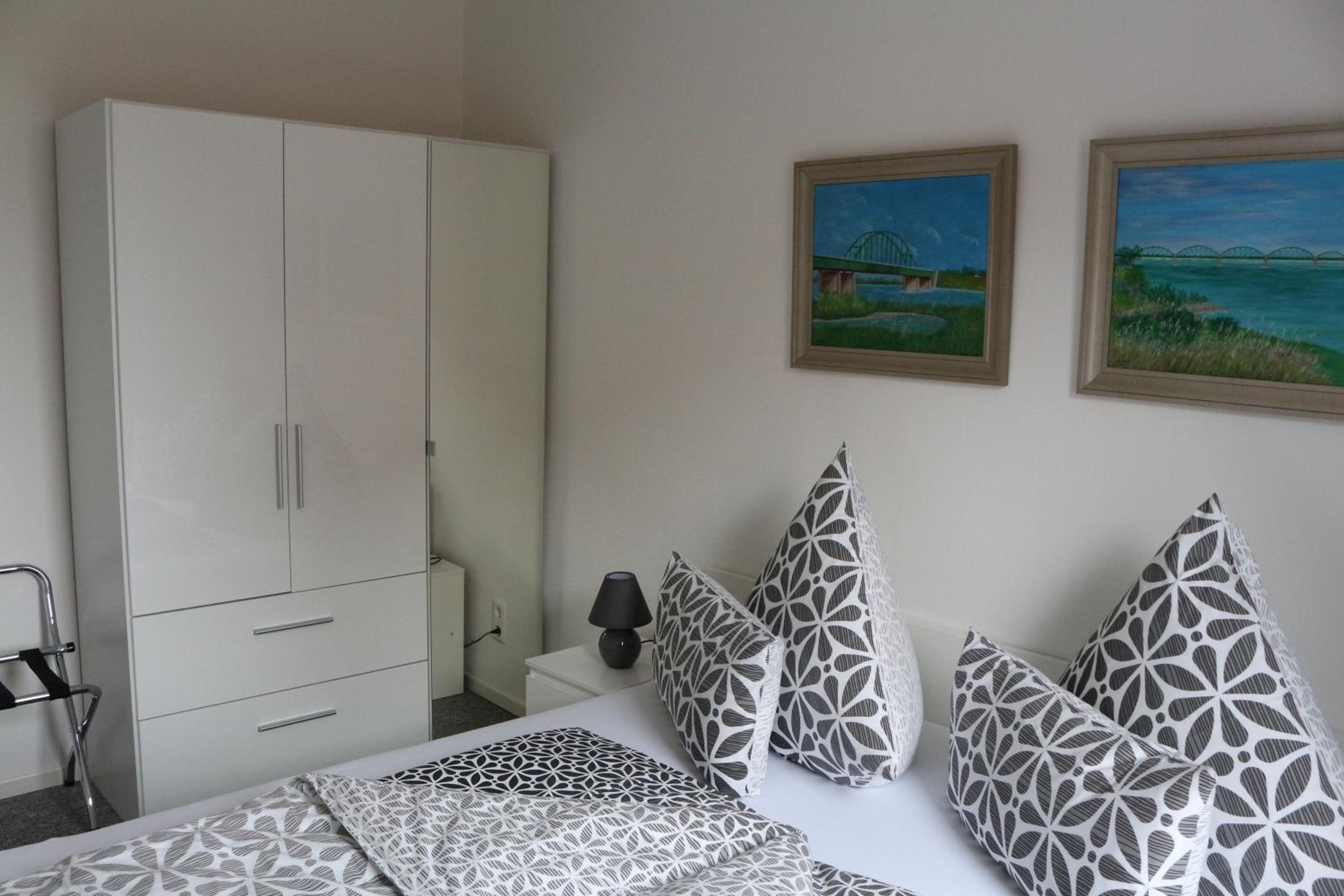 Apartment - Ground Floor photo 2