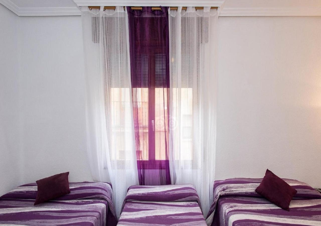 Triple Room with Shared Bathroom photo 3