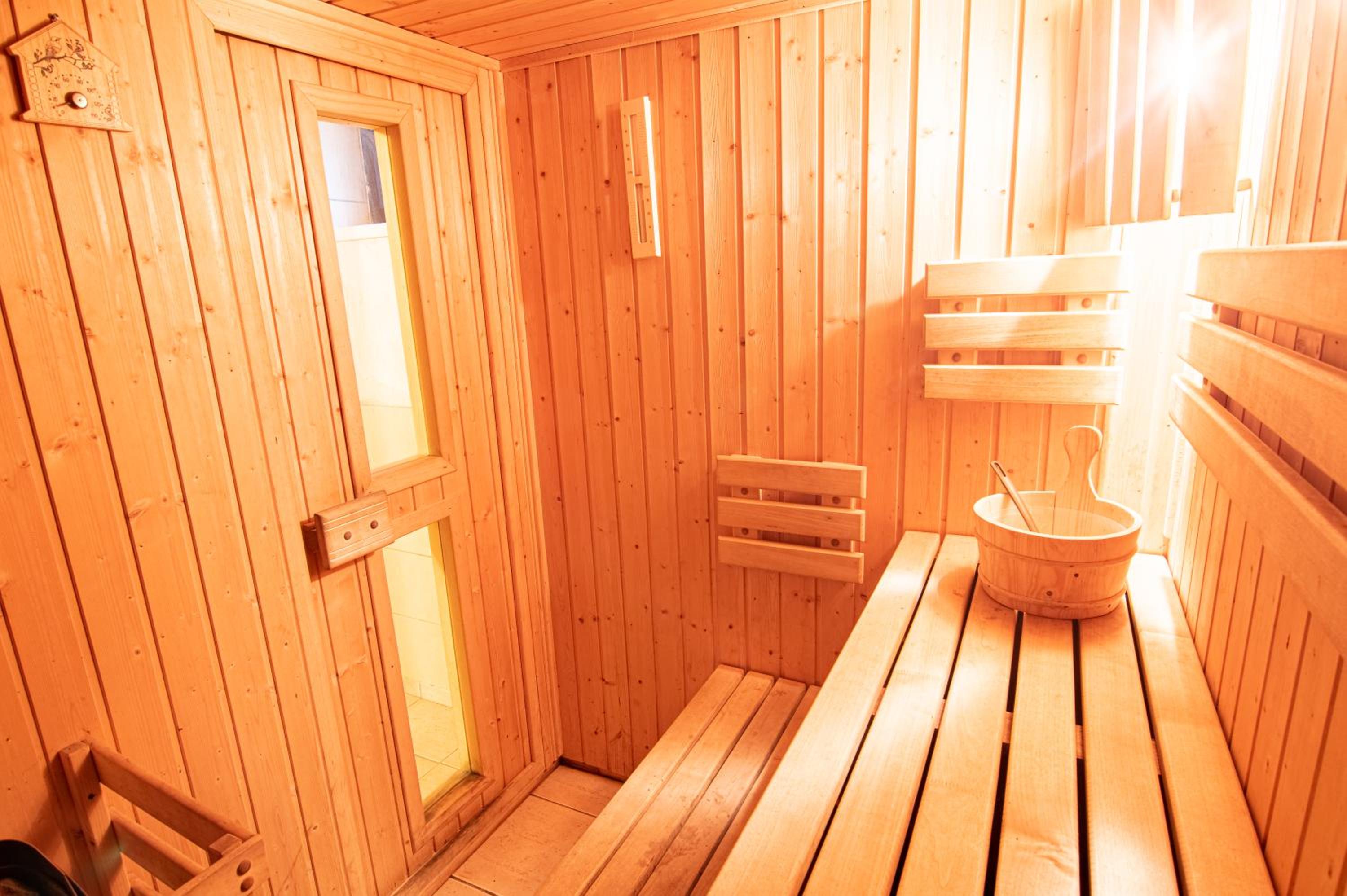 Economy Quadruple Room with Shared Bathroom photo 1