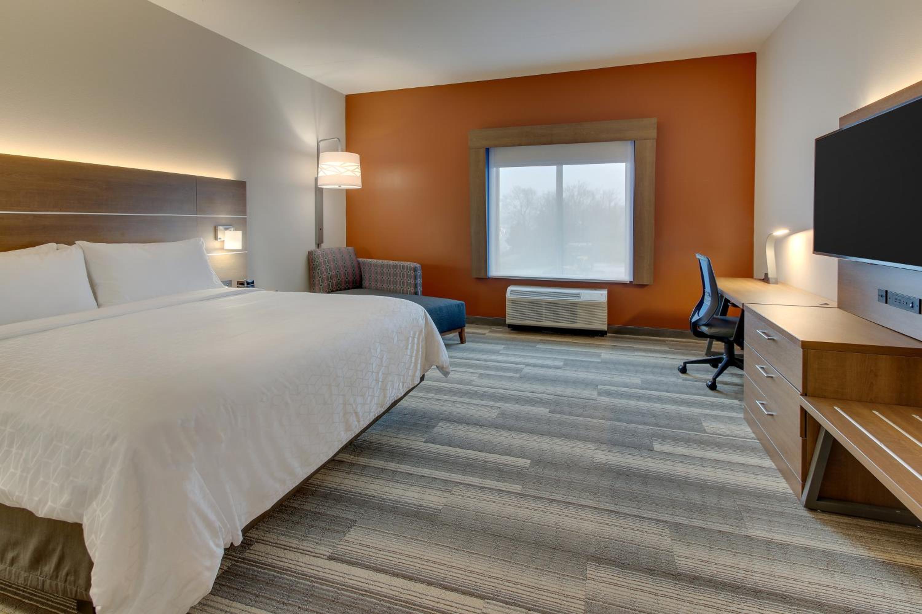 Standard King Room - Photo 4