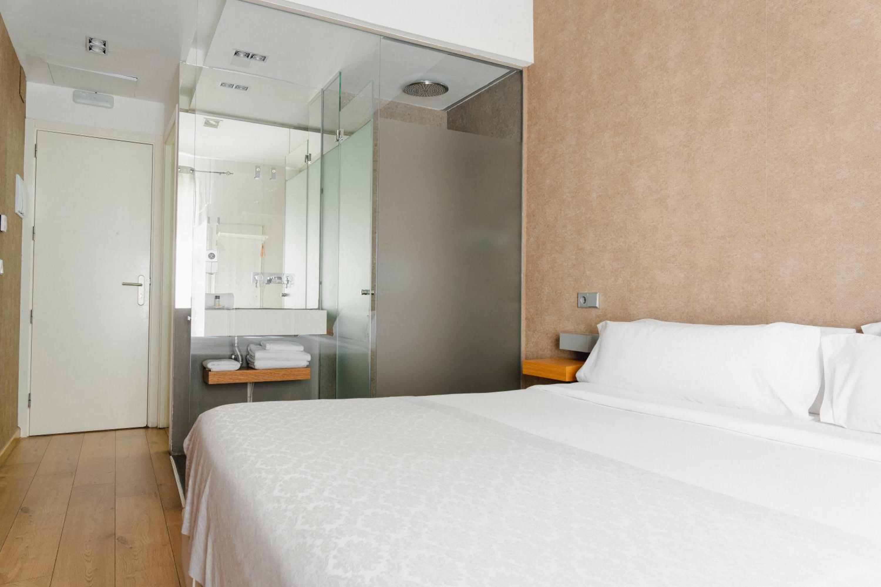 Deluxe Double or Twin Room photo 3