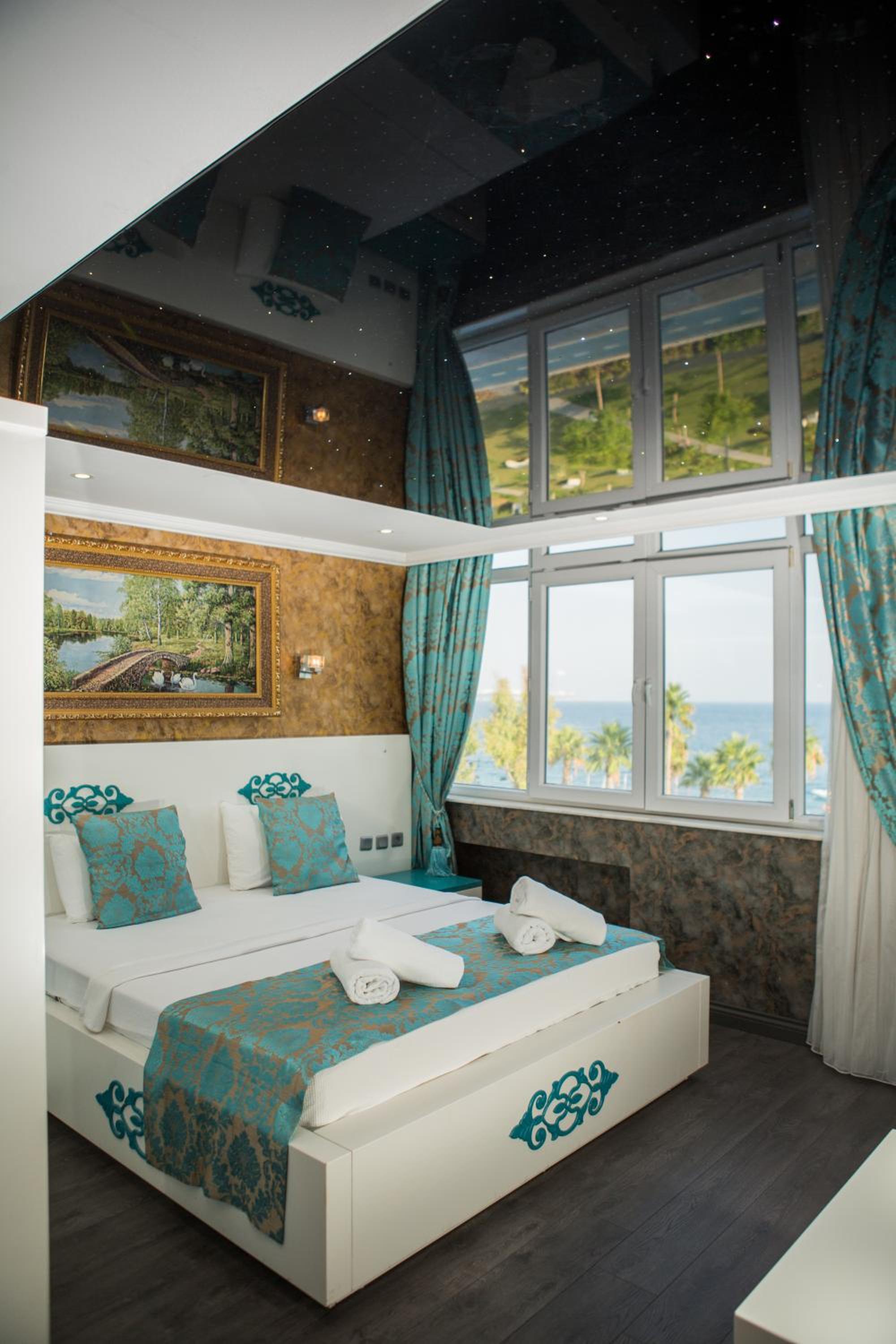 Suite with Sea View