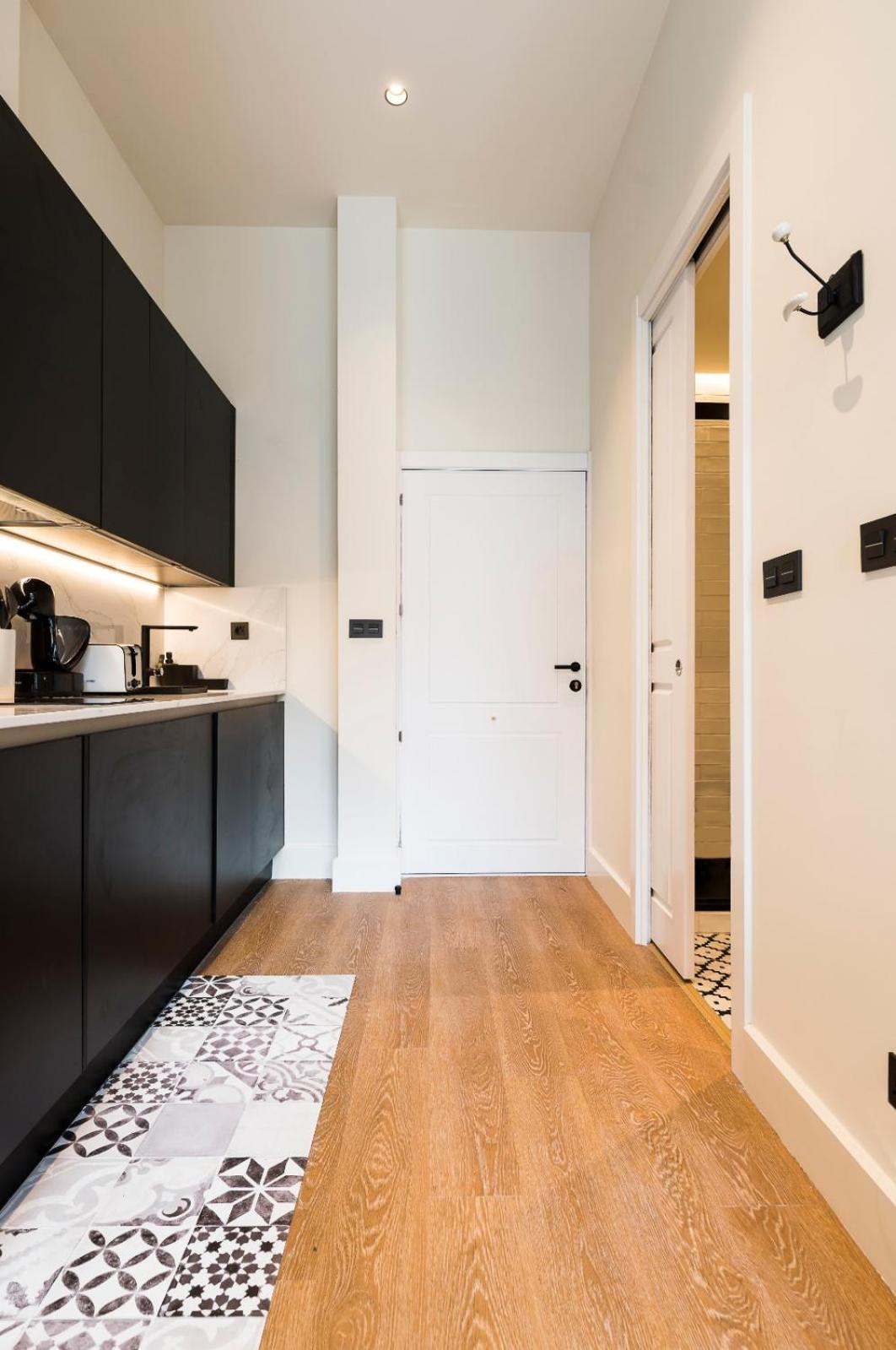 Studio Apartment - Photo 9