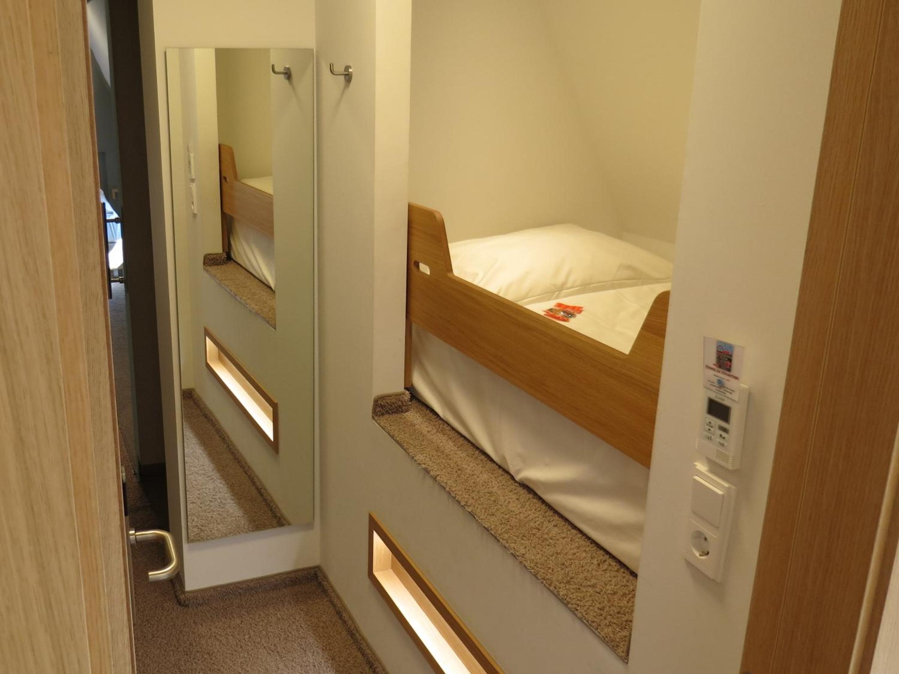 Economy Triple Room photo 1