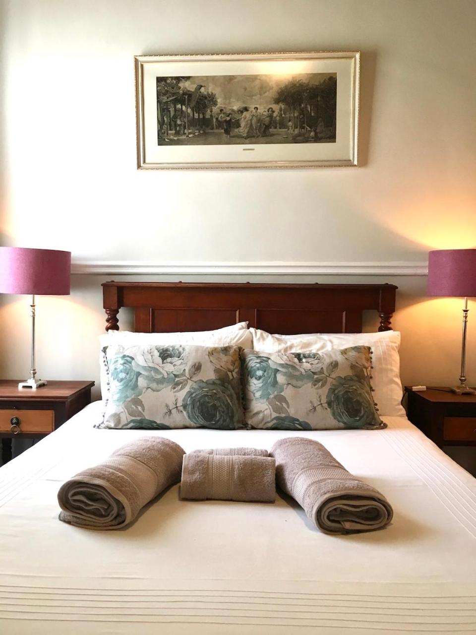 Double Room with Spa Bath photo 2