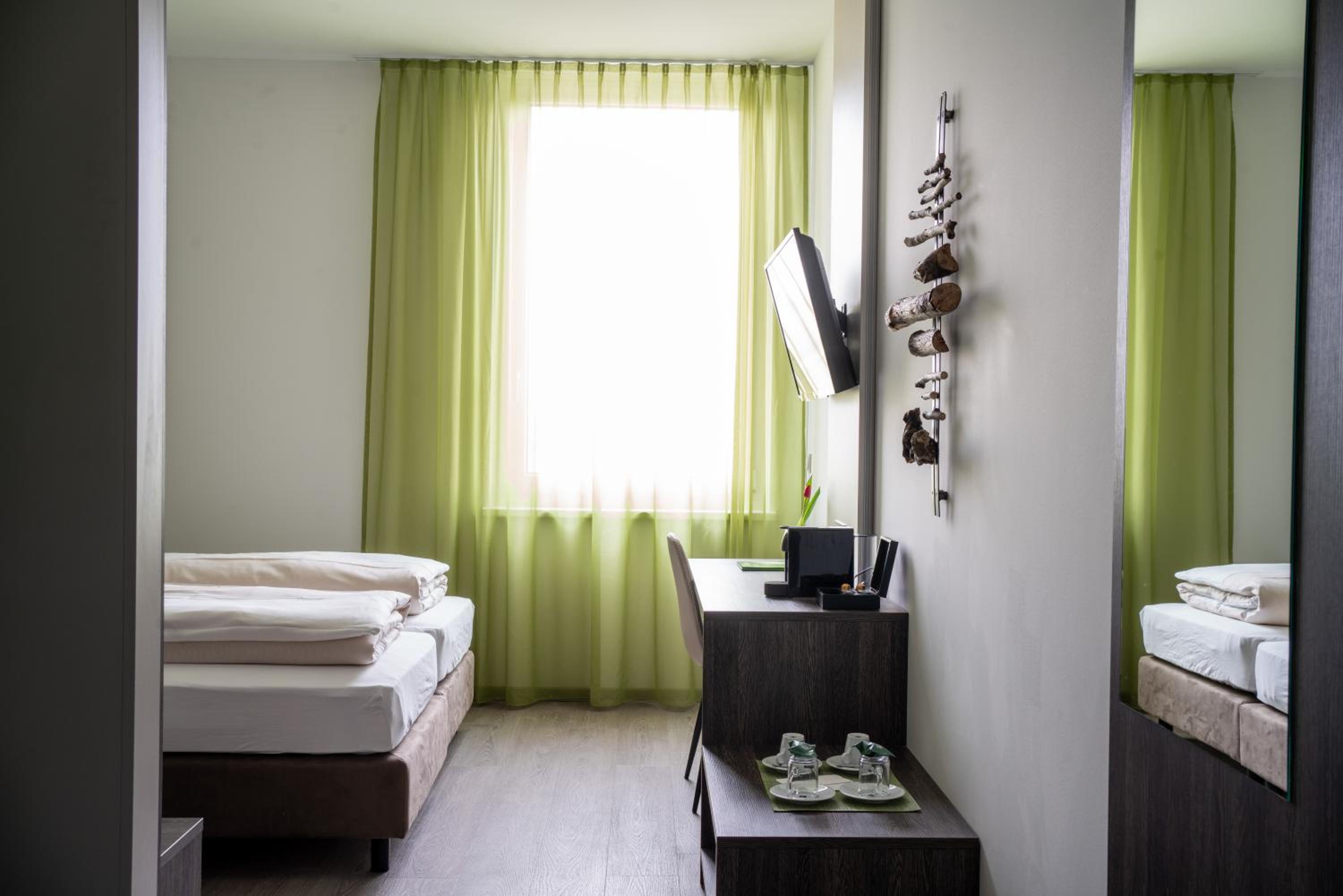 Double Room - Photo 7
