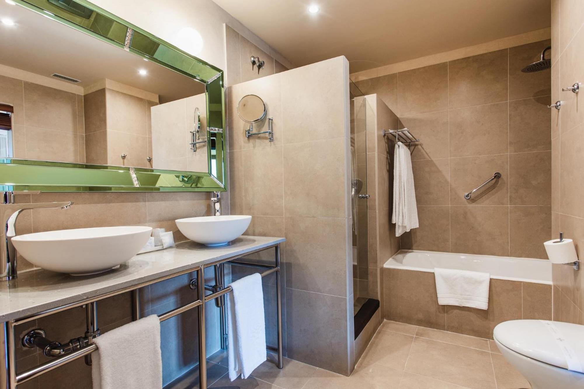 Superior Double Room - Photo 12