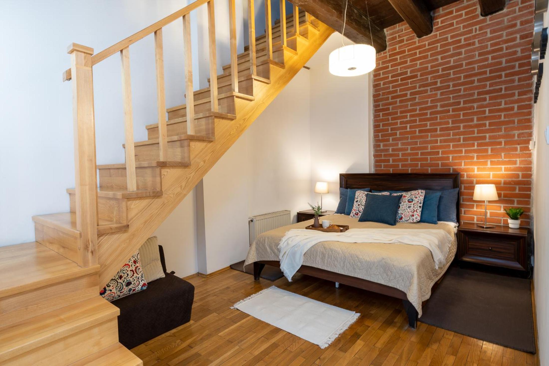 Duplex Apartment with Two Bathrooms - Photo 7