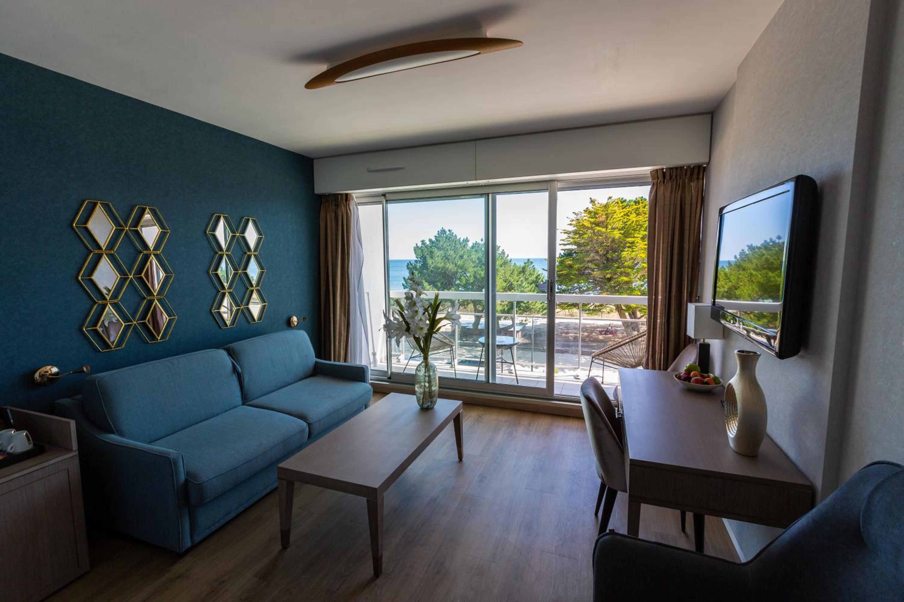 Junior Suite with Panoramic Sea View - Photo 6