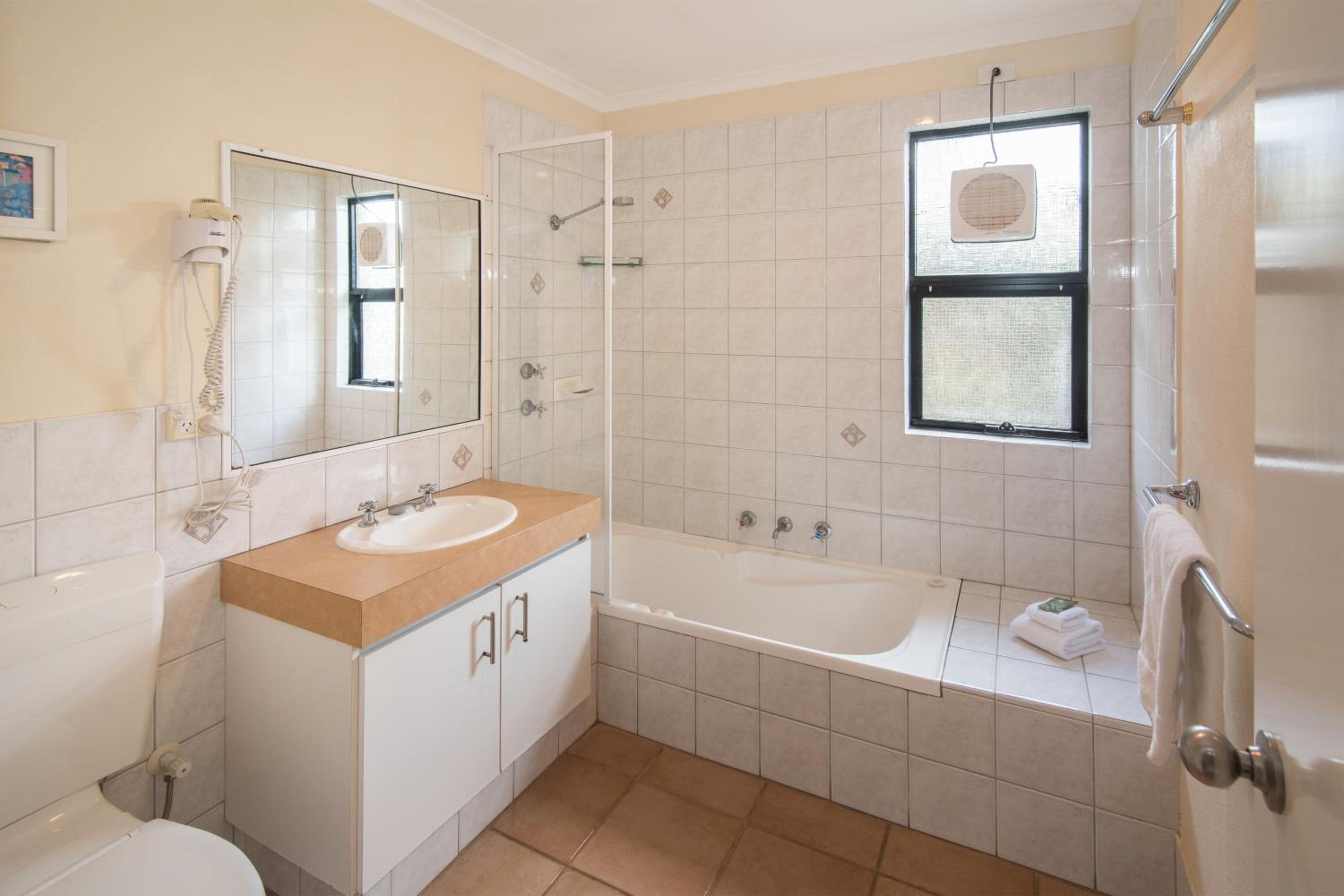 Swell - Three Bedroom Cottage with Loft photo 2