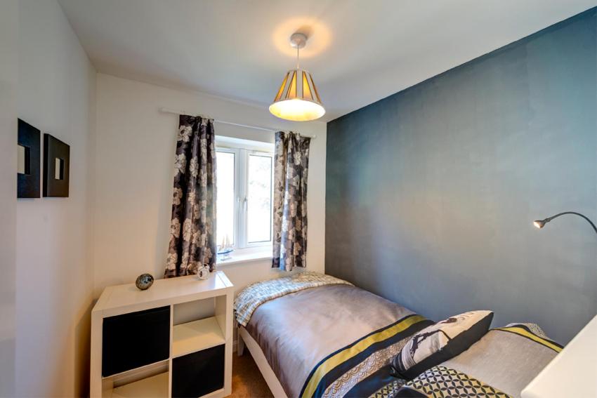 Three-Bedroom House photo 2