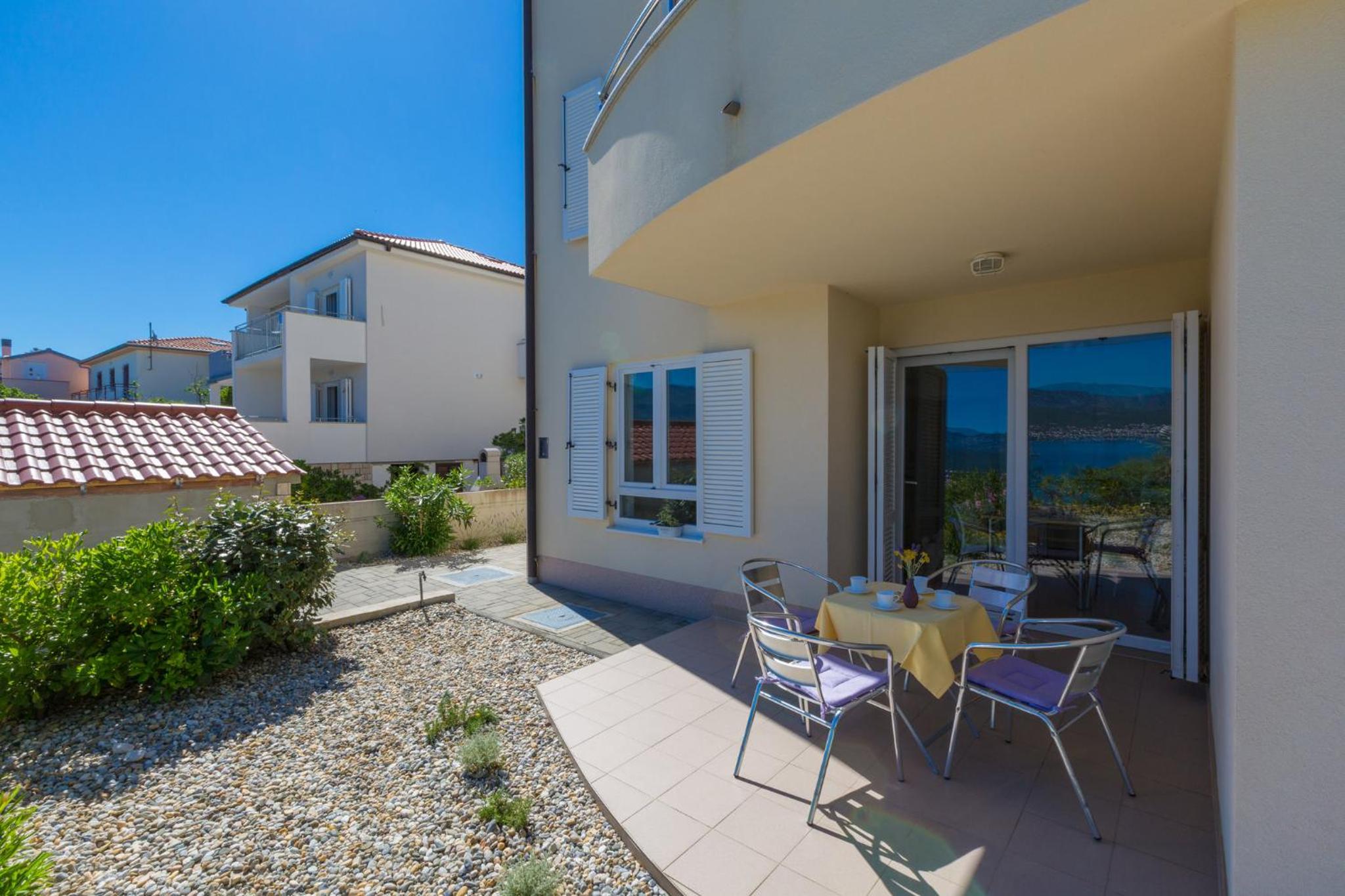 Apartment with Terrace photo 3
