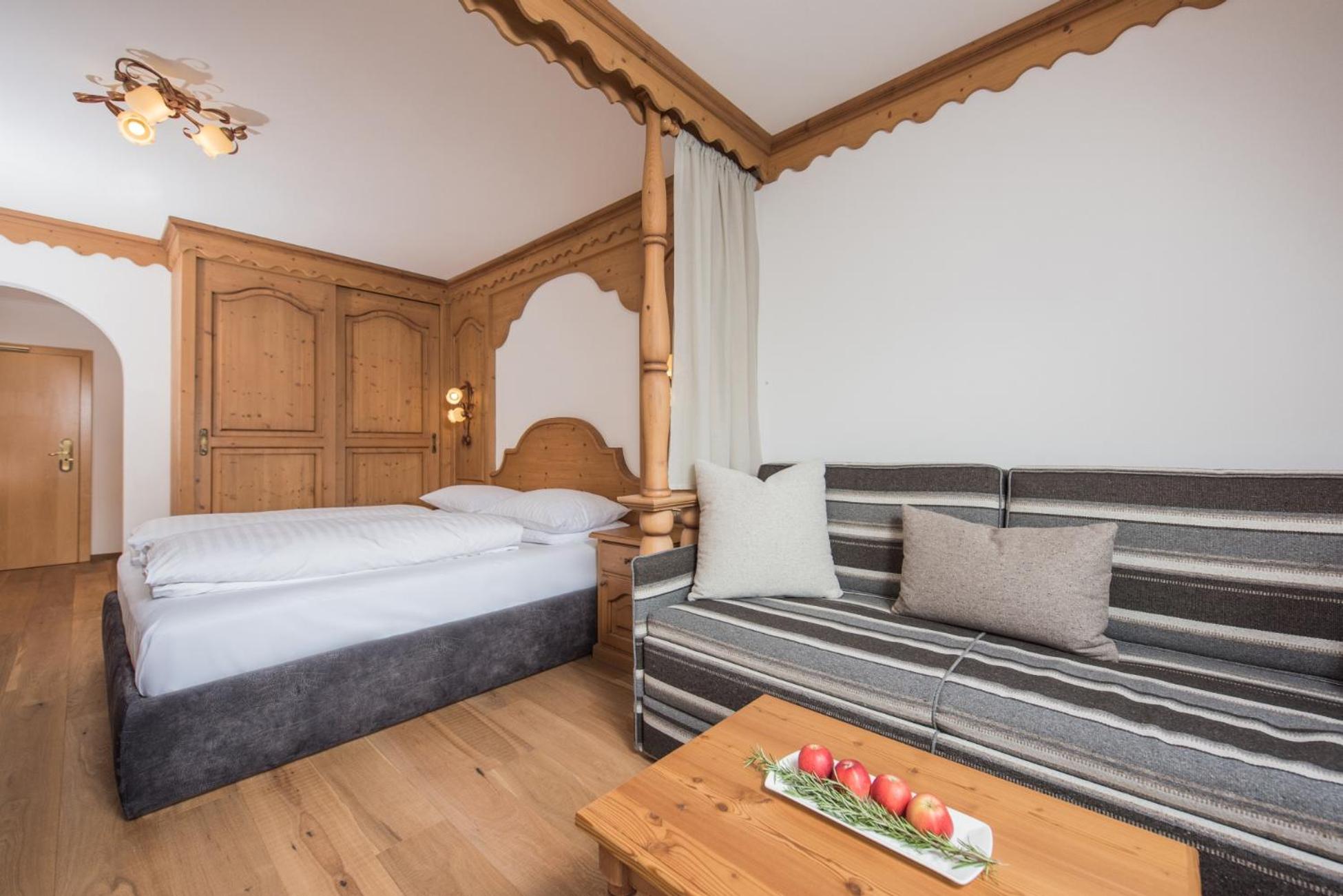 Junior Suite with Balcony photo 2