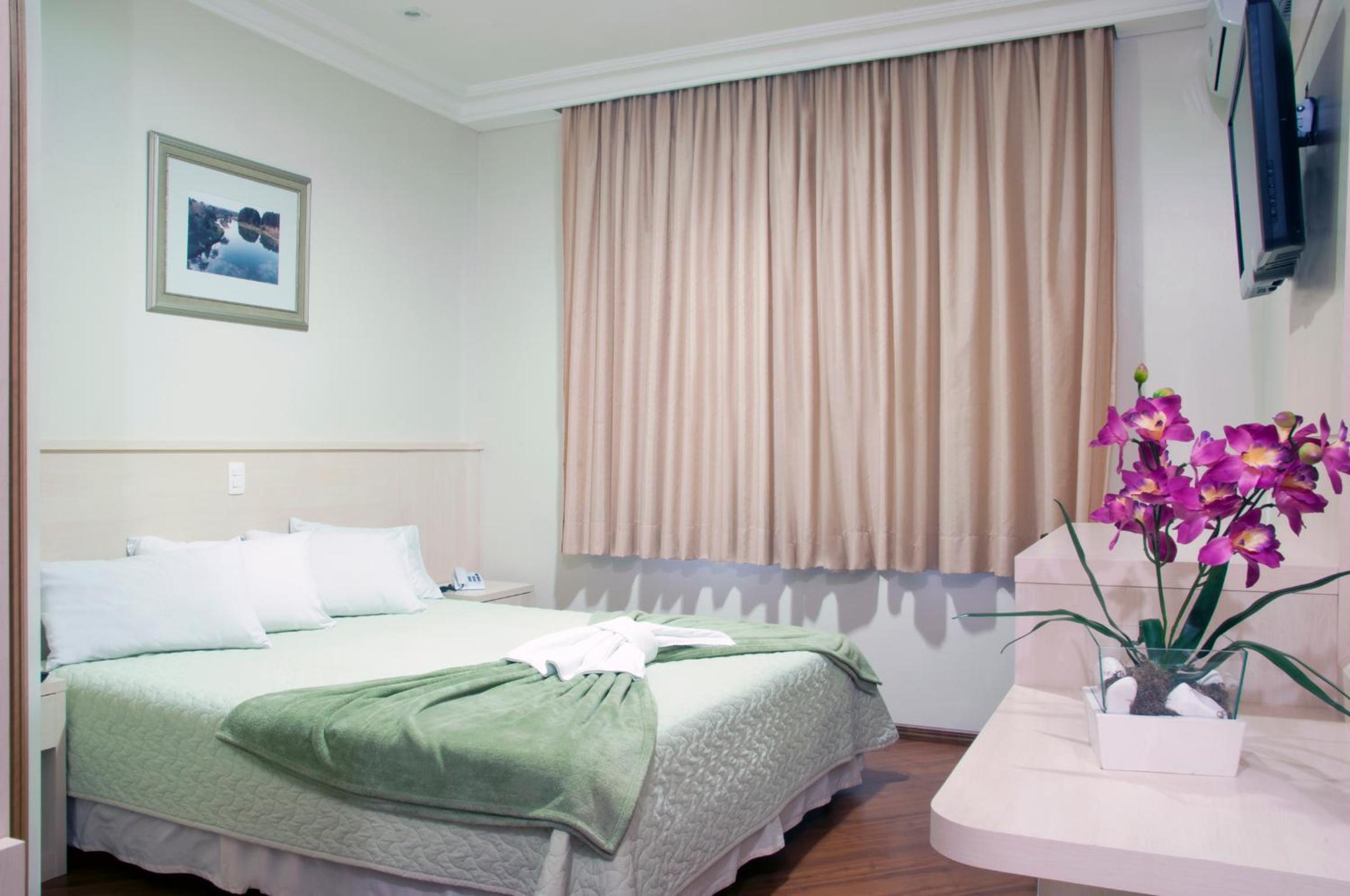 Large Double or Twin Room photo 2