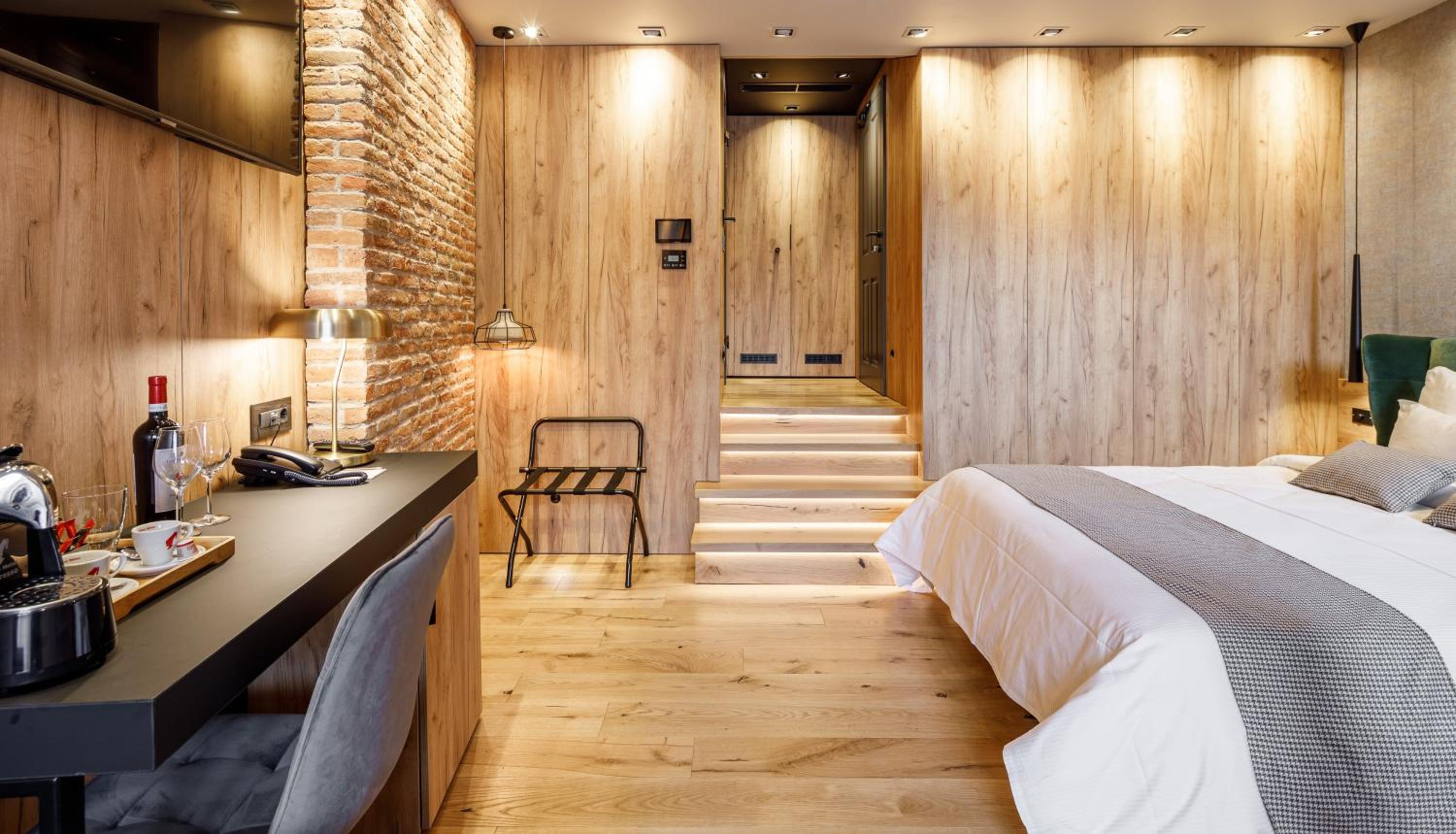 Double Executive Room - Photo 9