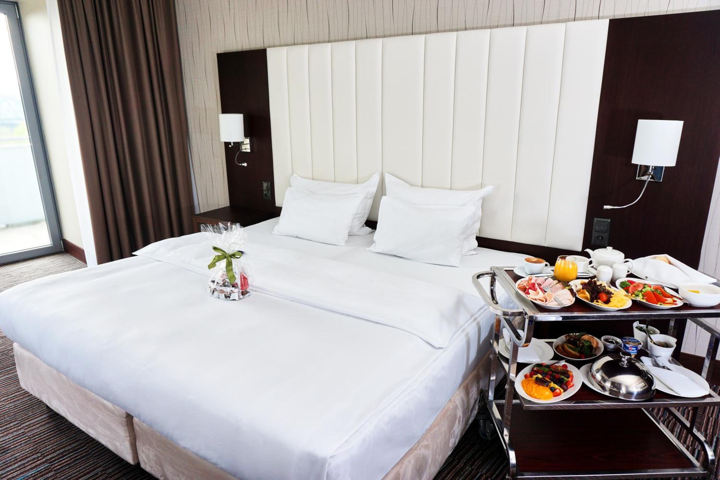 Deluxe Double or Twin Room - Photo 13